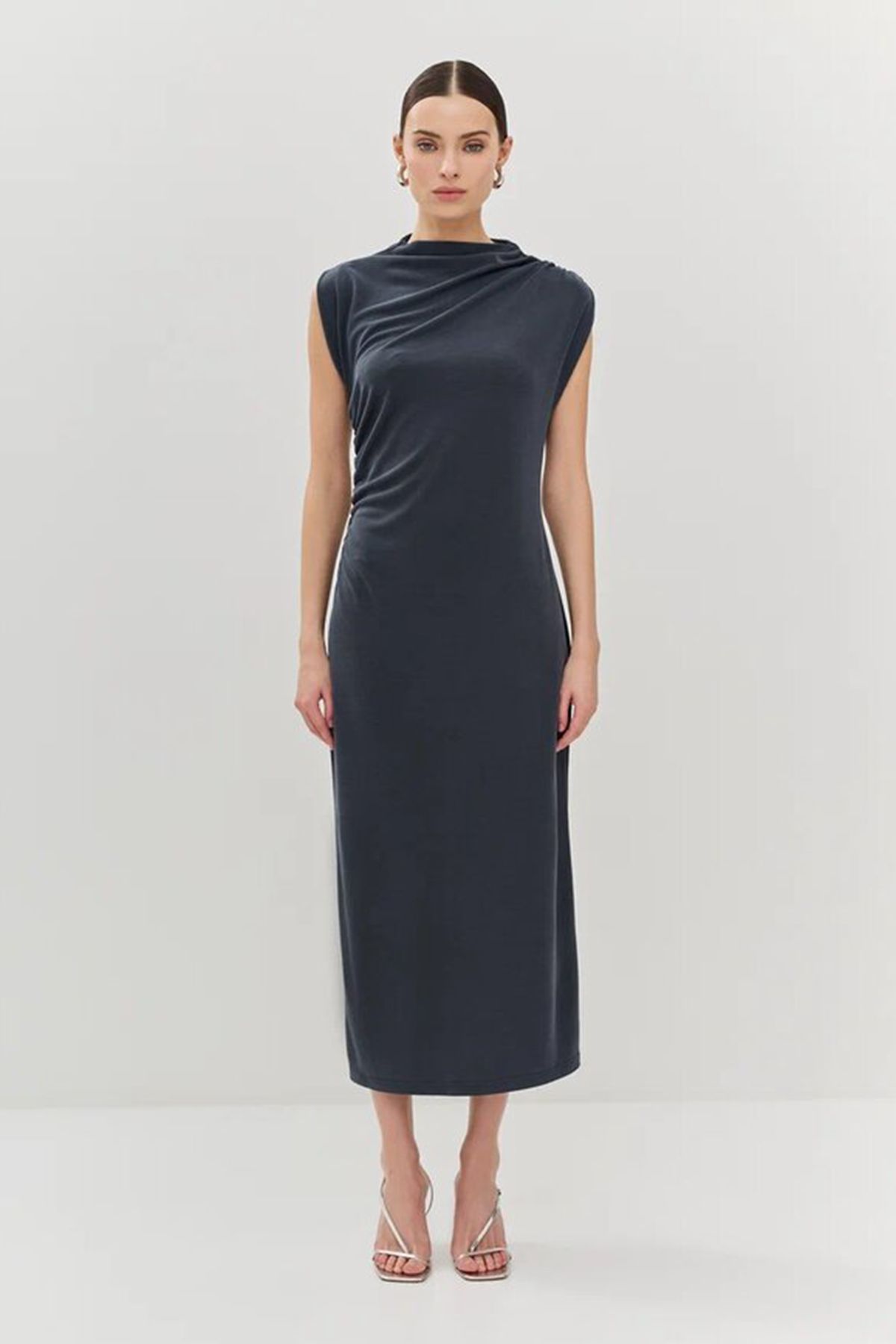 Элегантное платье с закрытой горловиной, 48р