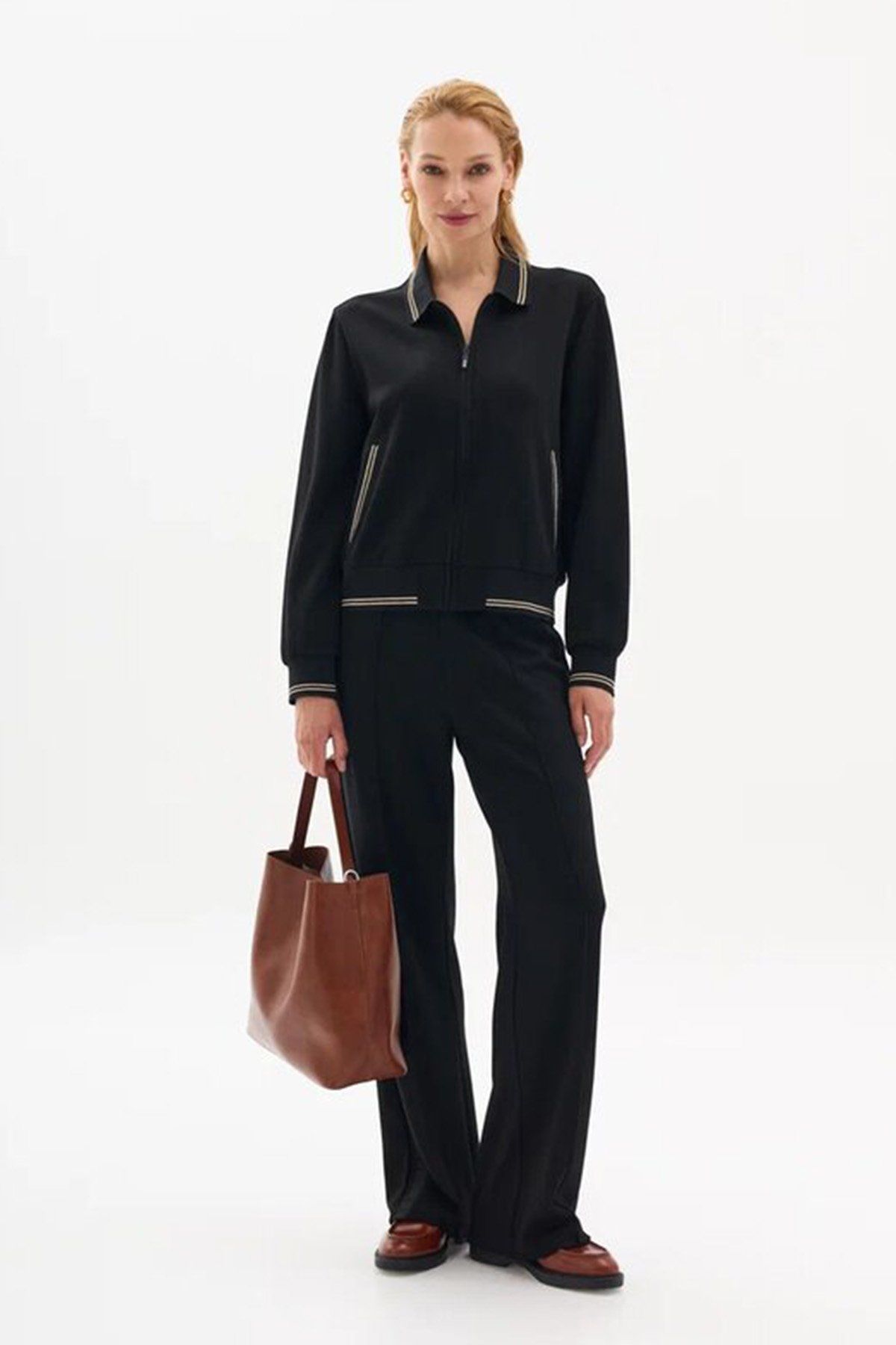 Джемпер с акцентными трикотажными вставками, 46р