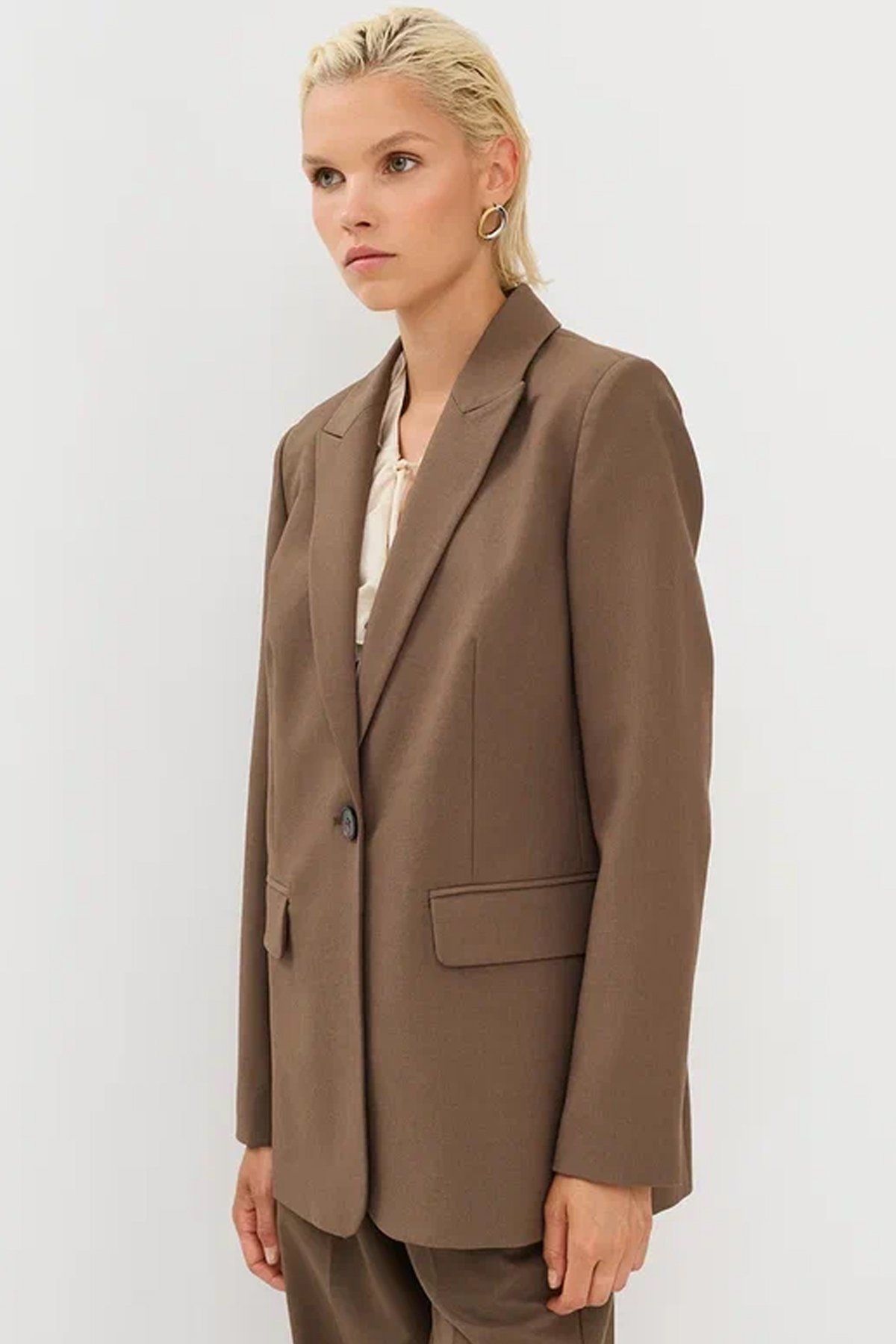 Однобортный жакет коричневого цвета, 42р