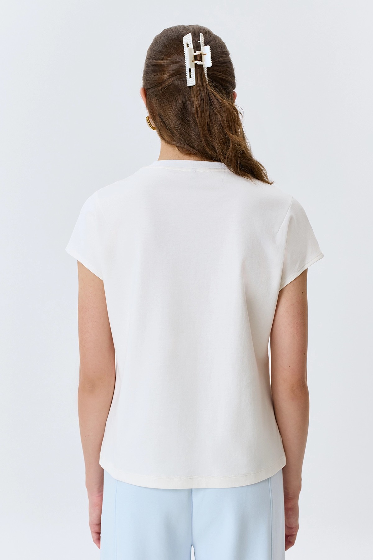 Базовая белая футболка из 100% хлопка, 52