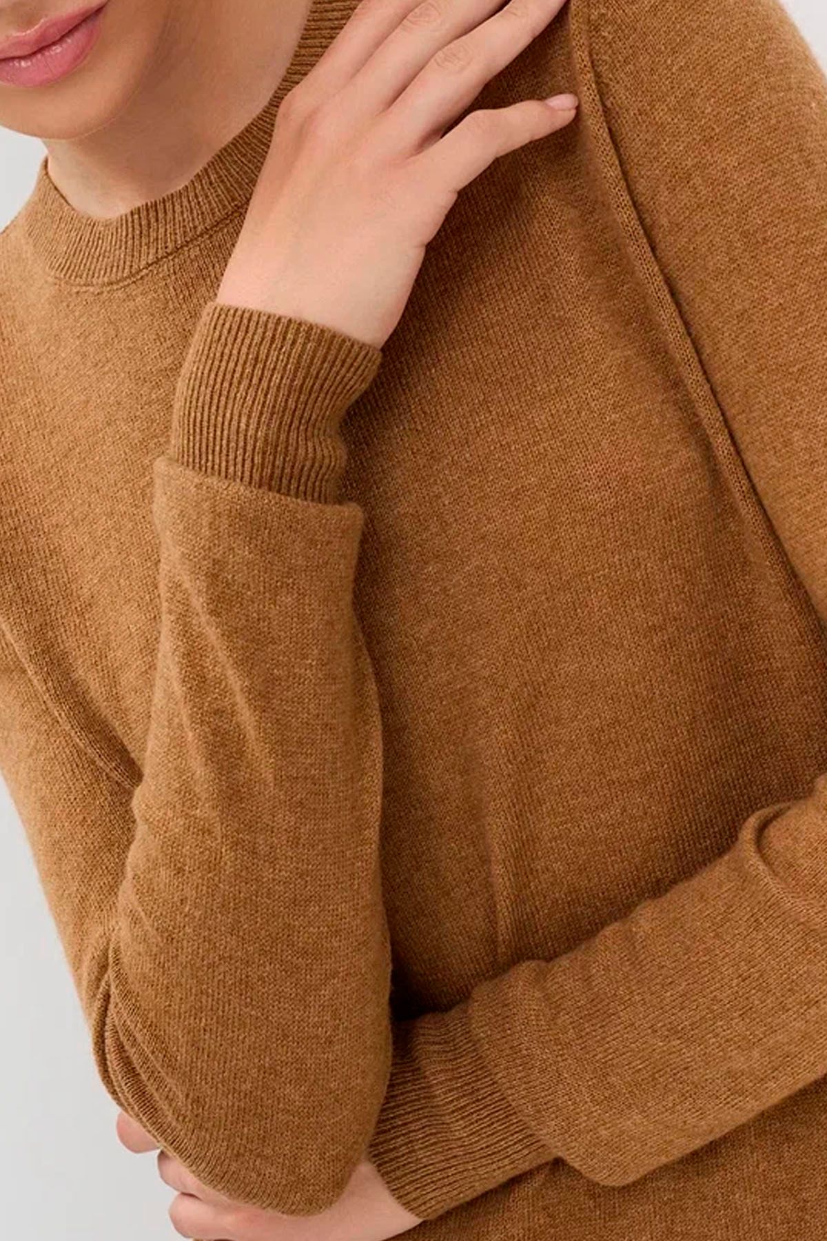 Полуприлегающий джемпер с кашемиром в бежевом цвете, 42р