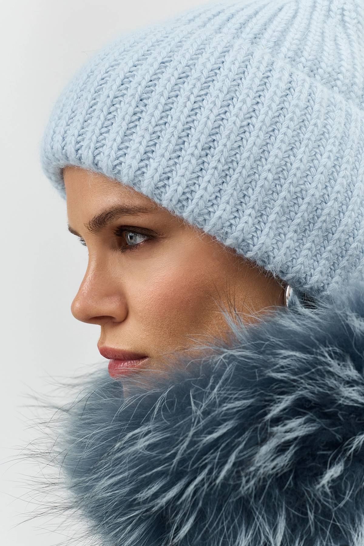 Голубая базовая шапка бини в рубчик, One