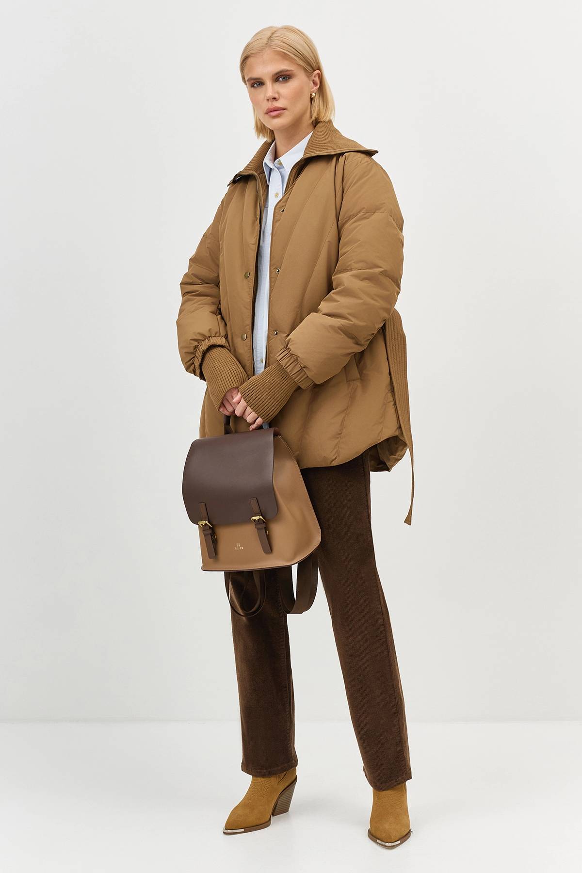 Лимитированная серия объемная куртка в цвете кэмел с палантином, 46