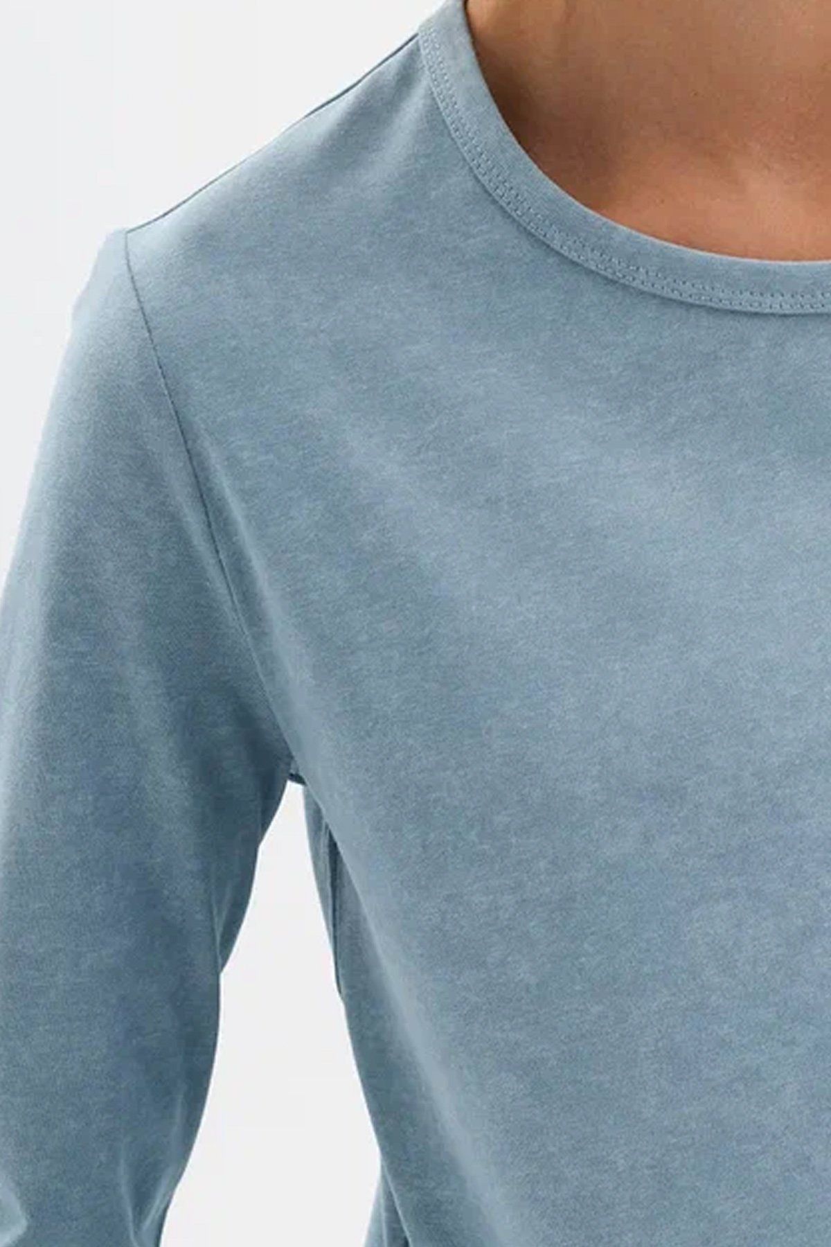 Приталенный джемпер с эффектом "мраморной" ткани в голубом цвете, 48р