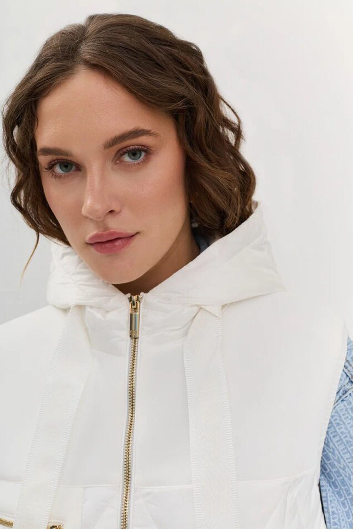 Стеганый жилет с капюшоном, 52р