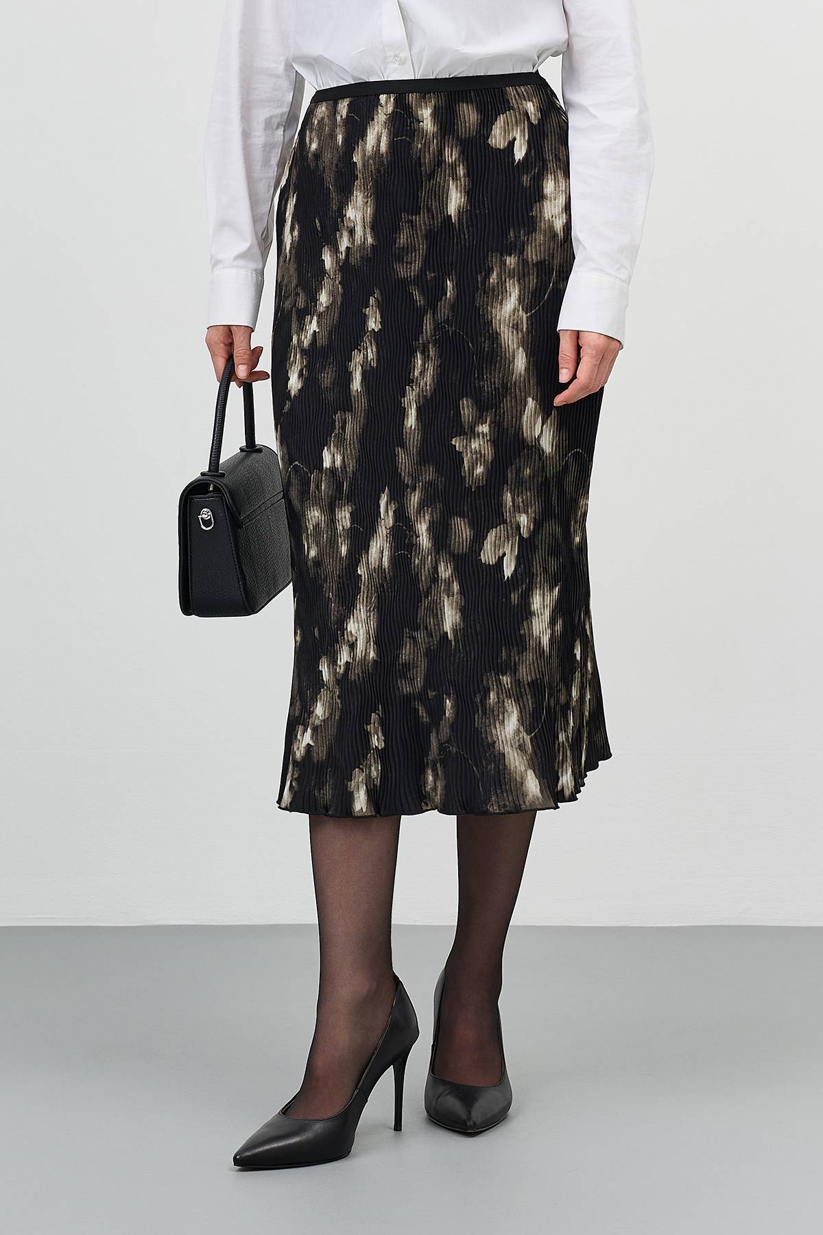 Юбка-плиссе из фактурной ткани, 50