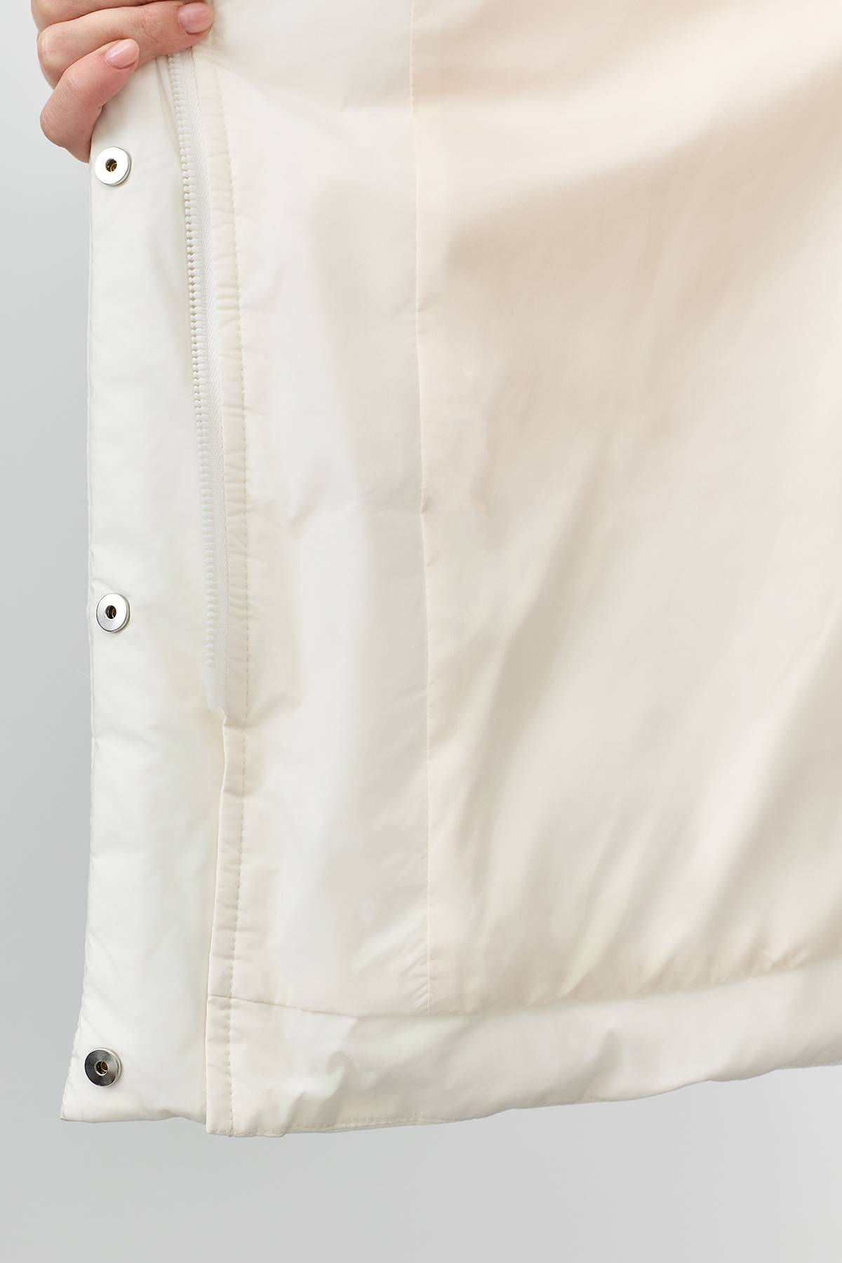 Лимитированная серия пальто с капюшоном из искусственной овчины с палантином, 50