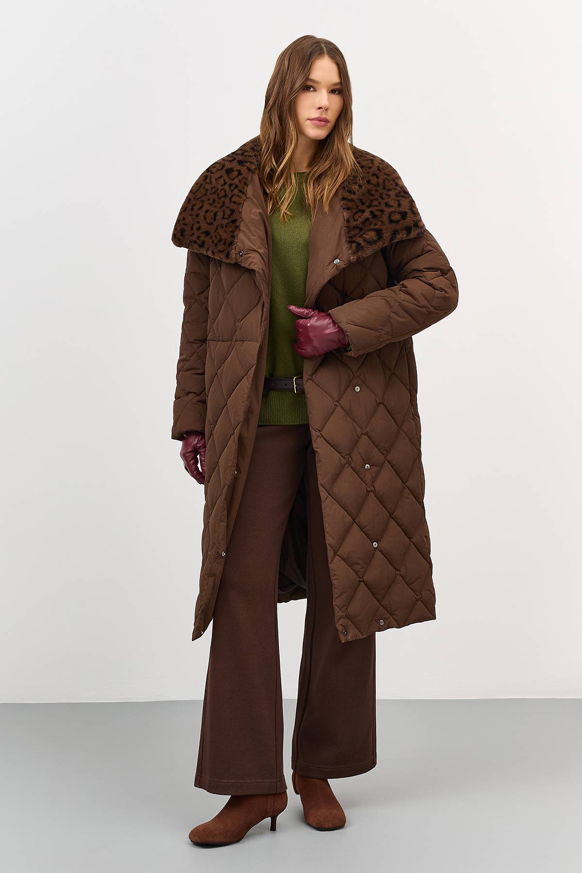 Лимитированная серия коричневое пальто с палантином, 44