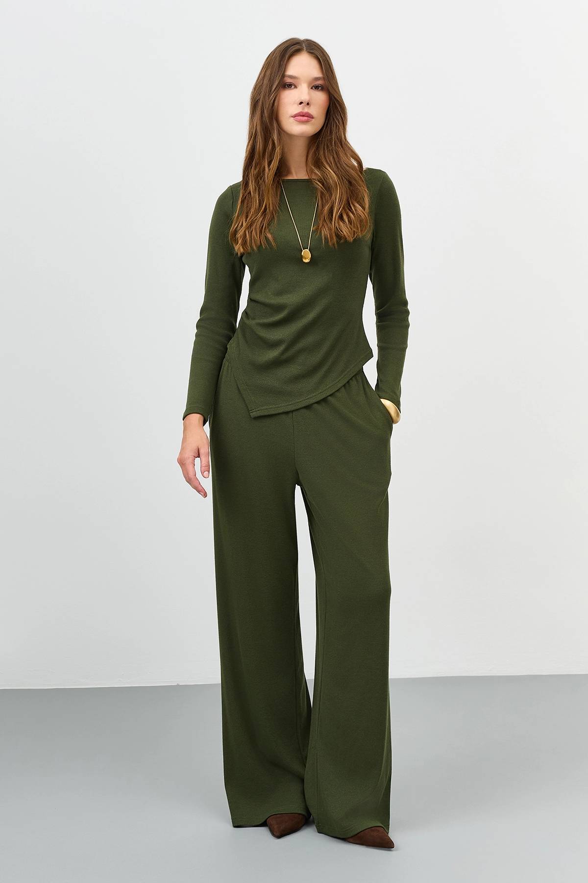 Лимитированная серия джемпер хаки с палантином, 48