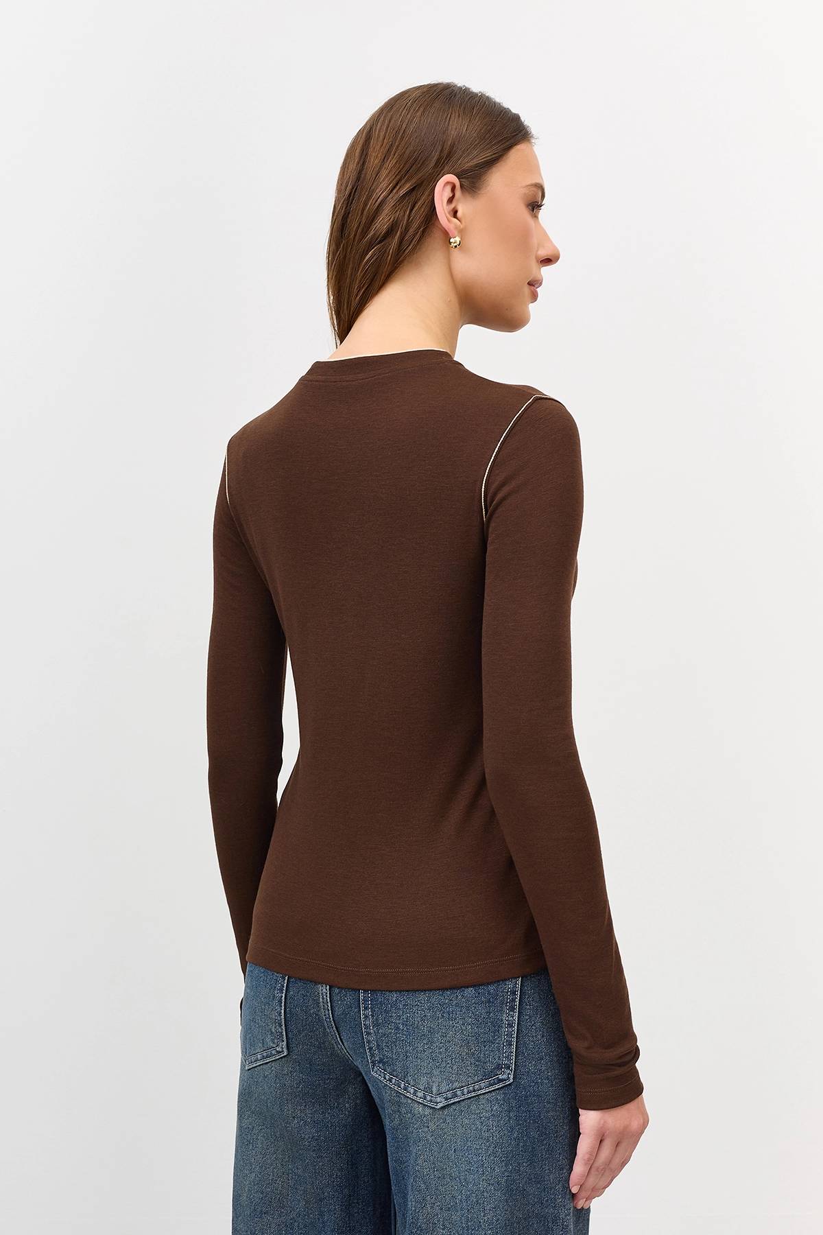 Тонкий лонгслив из модала в коричневом цвете, 50