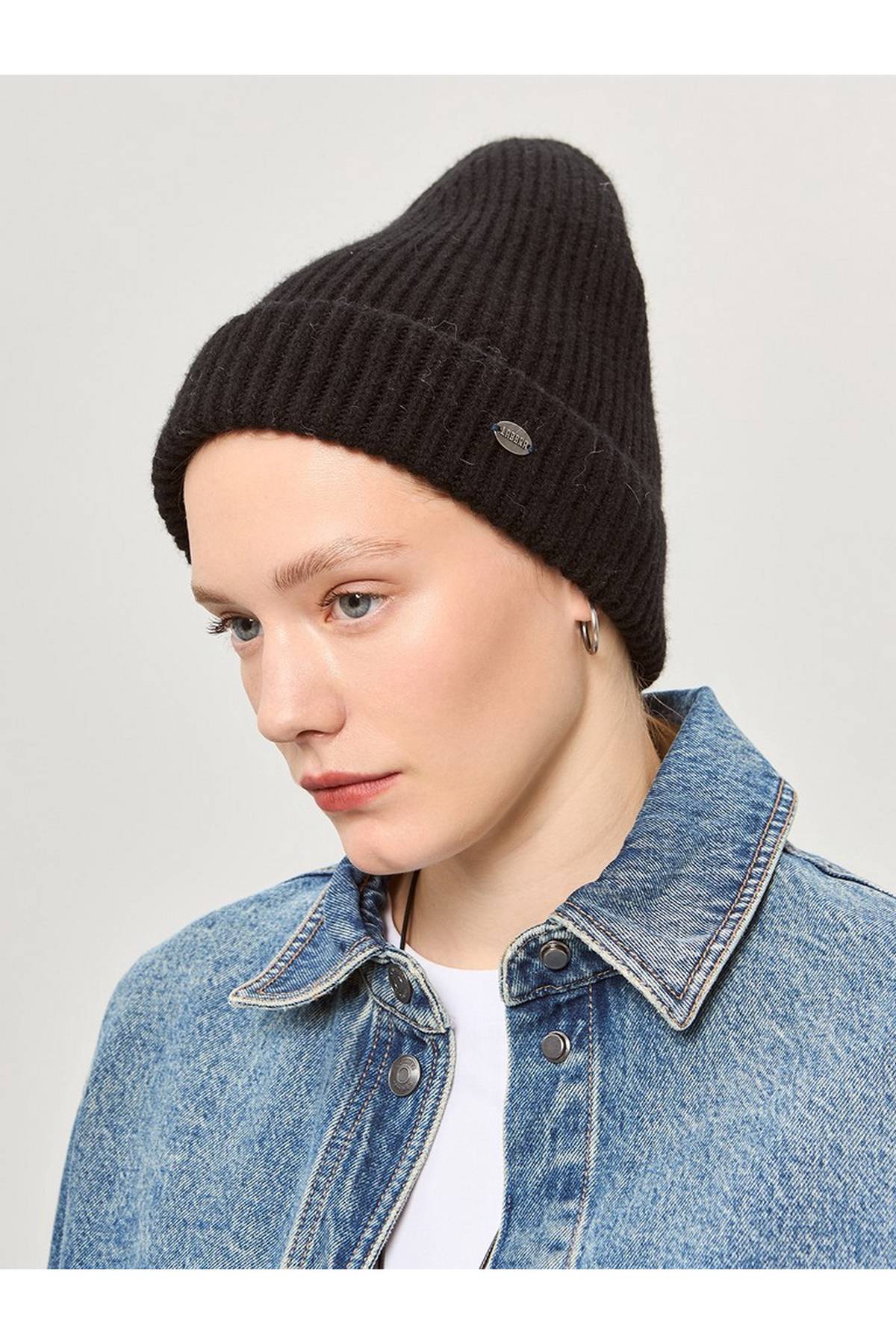 Шапка черная, One