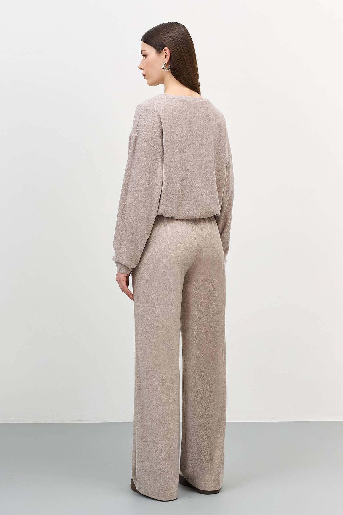 Брюки из фактурного трикотажа в цвете какао, 44