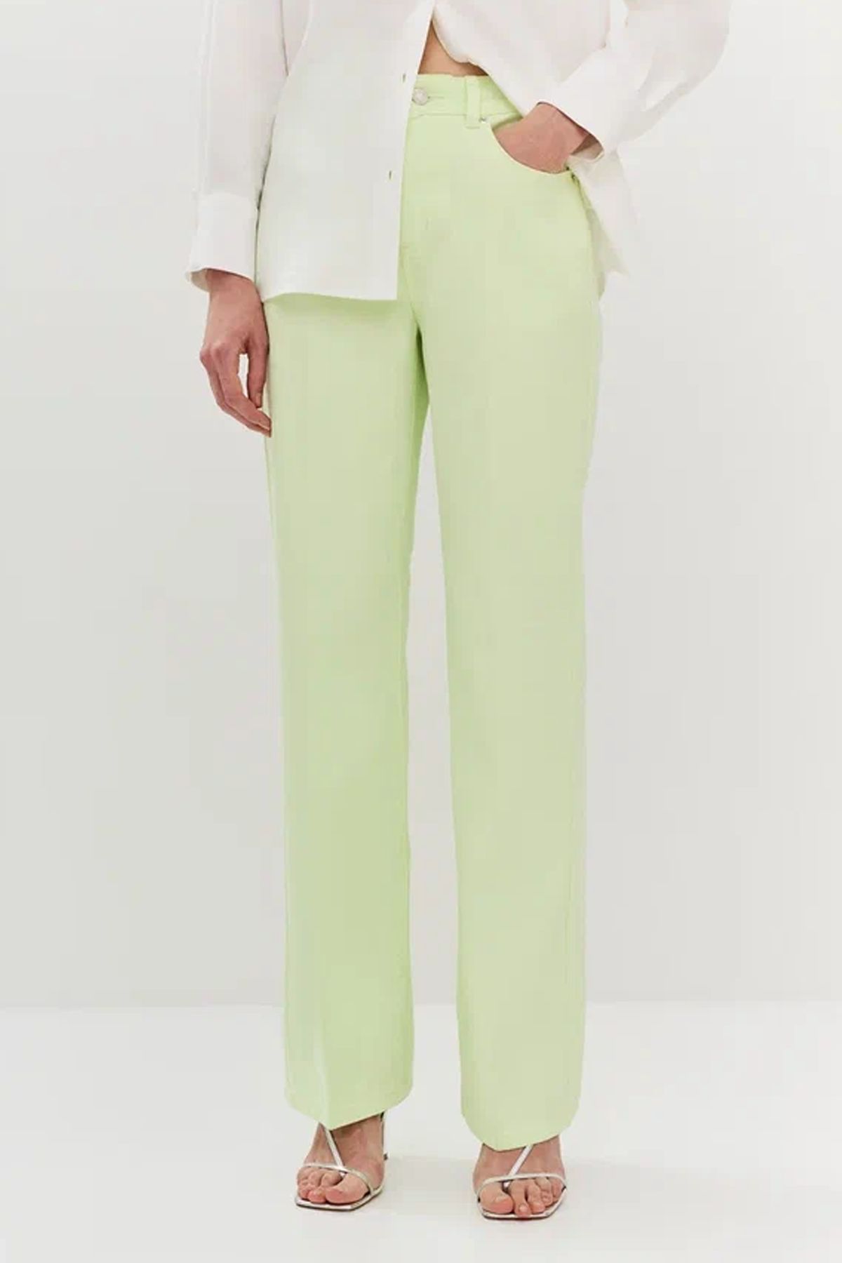 Яркие джинсы прямого силуэта, 48р