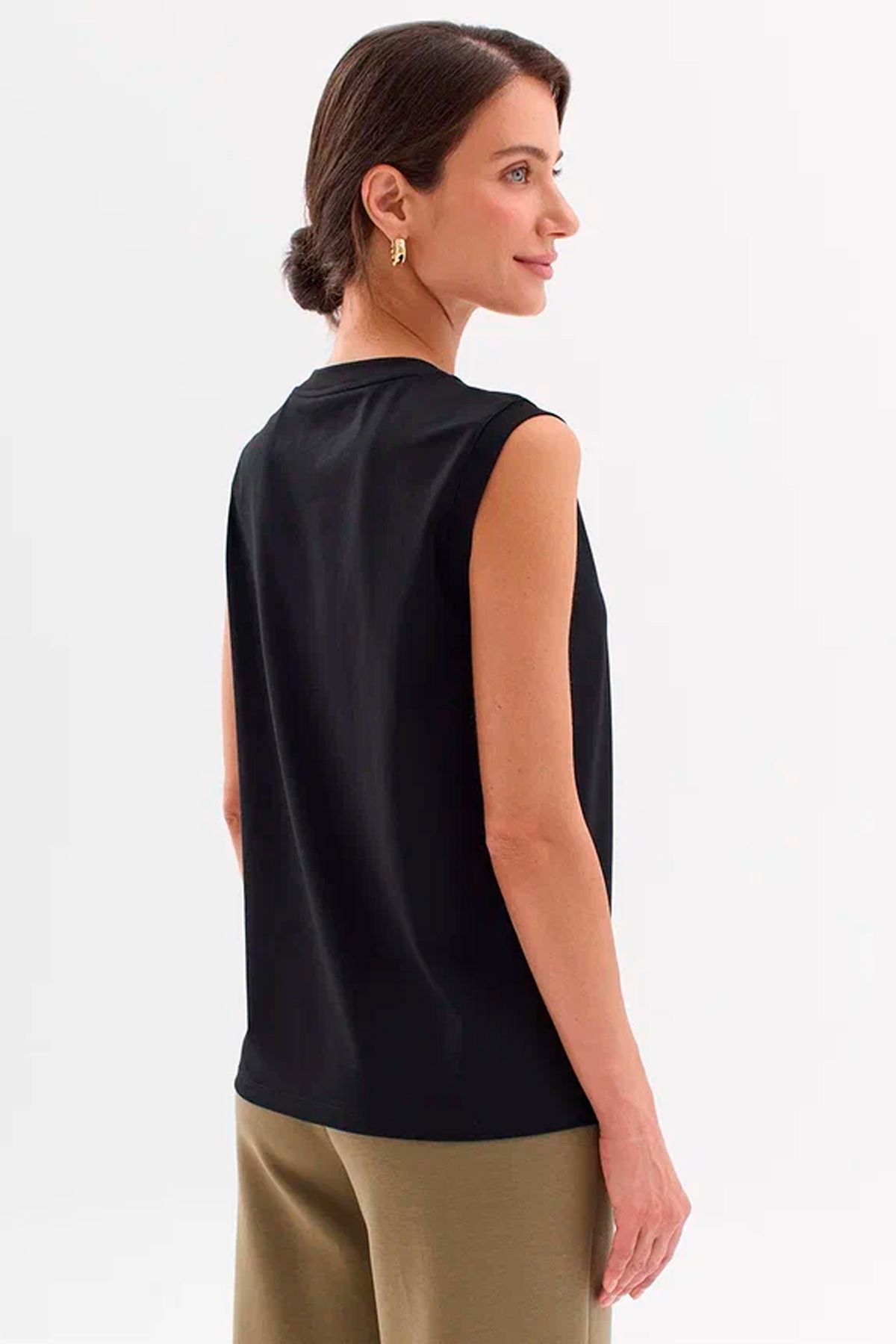 Базовый топ из модала в черном цвете, 46р