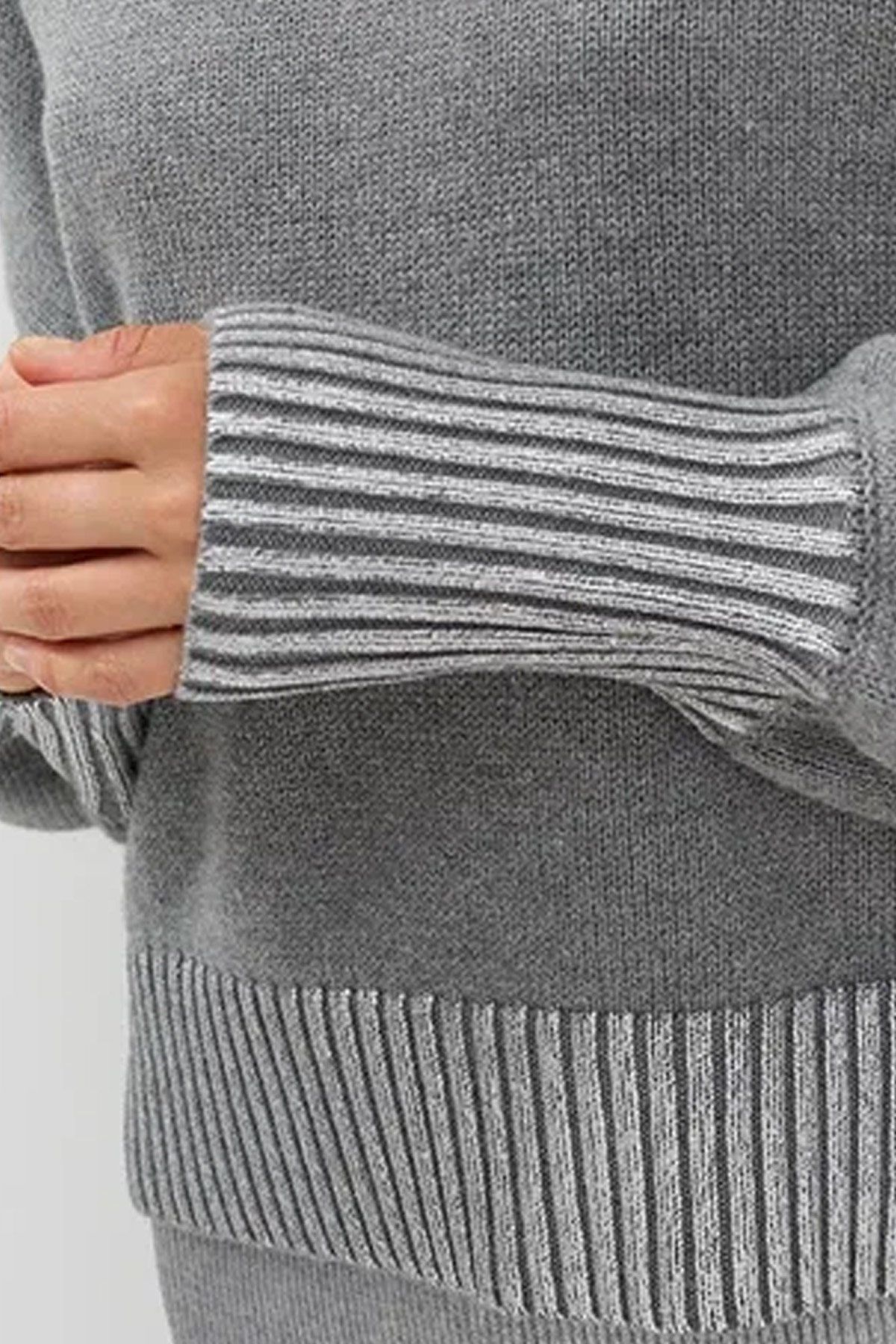 Укороченный трикотажный джемпер с эффектом жидкого металла, 48р