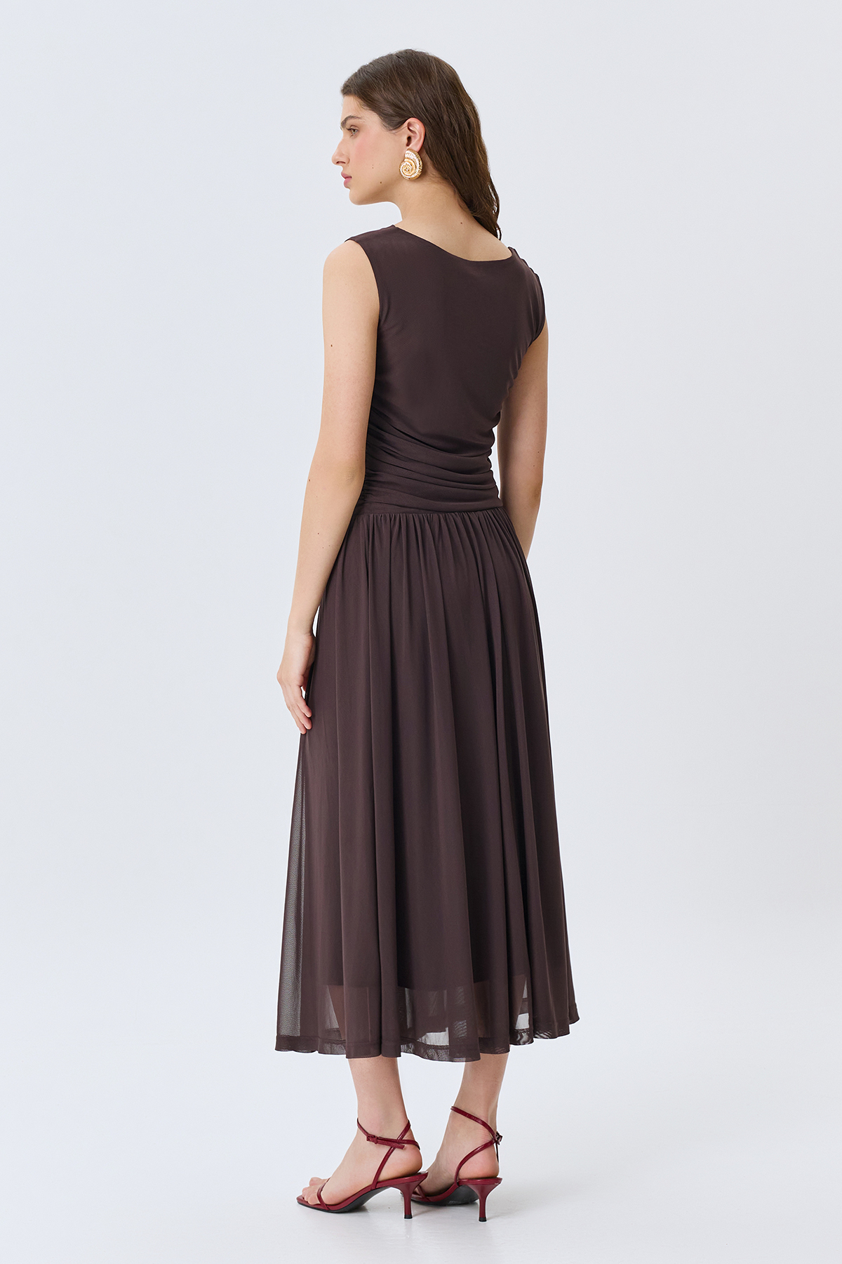 Платье с открытыми плечами, 50