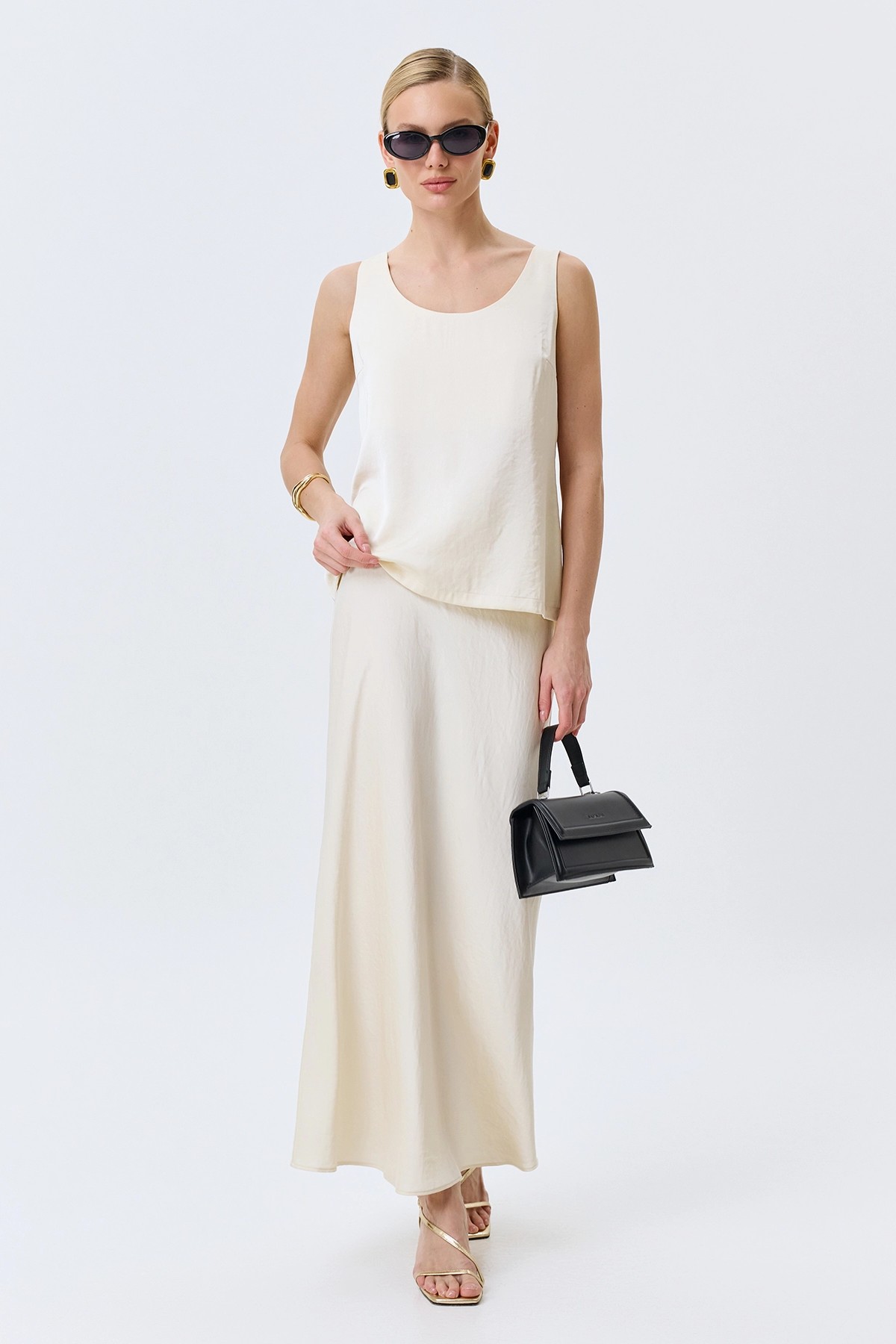 Белый свободный сатиновый топ, 52