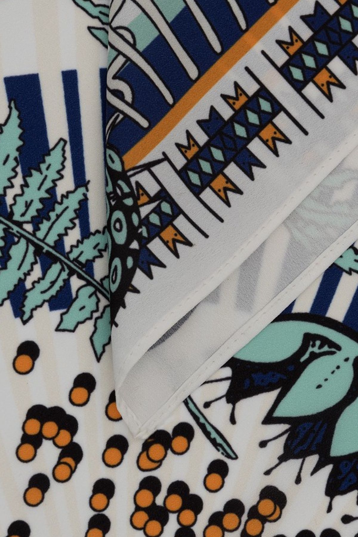 Платок с фантазийным принтом, 120х120