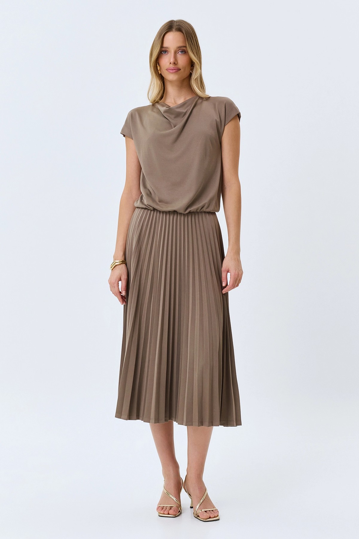 Трикотажное платье с драпировкой и юбкой плиссе, 52