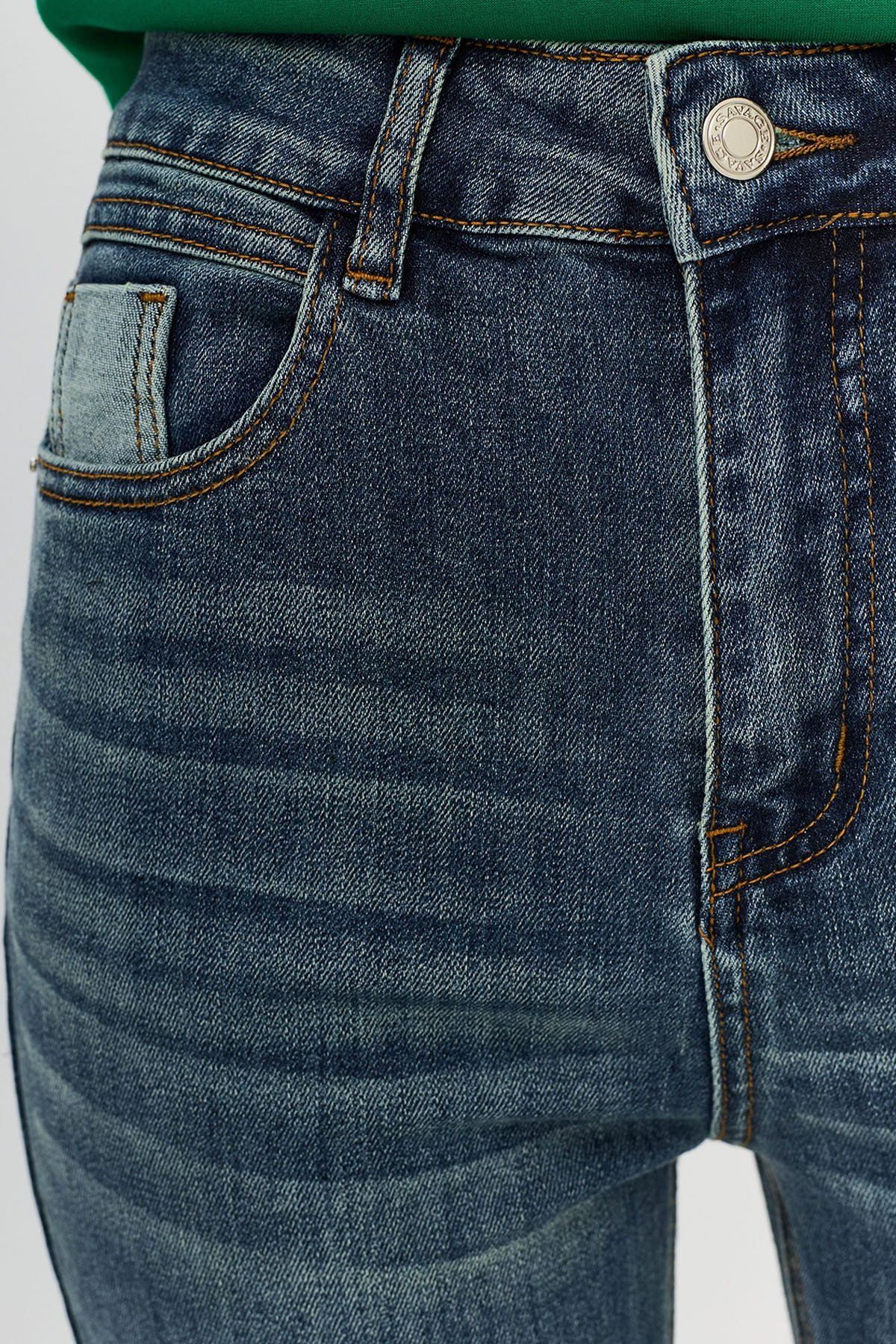 Джинсы прямого кроя с широкими отворотами, 40р