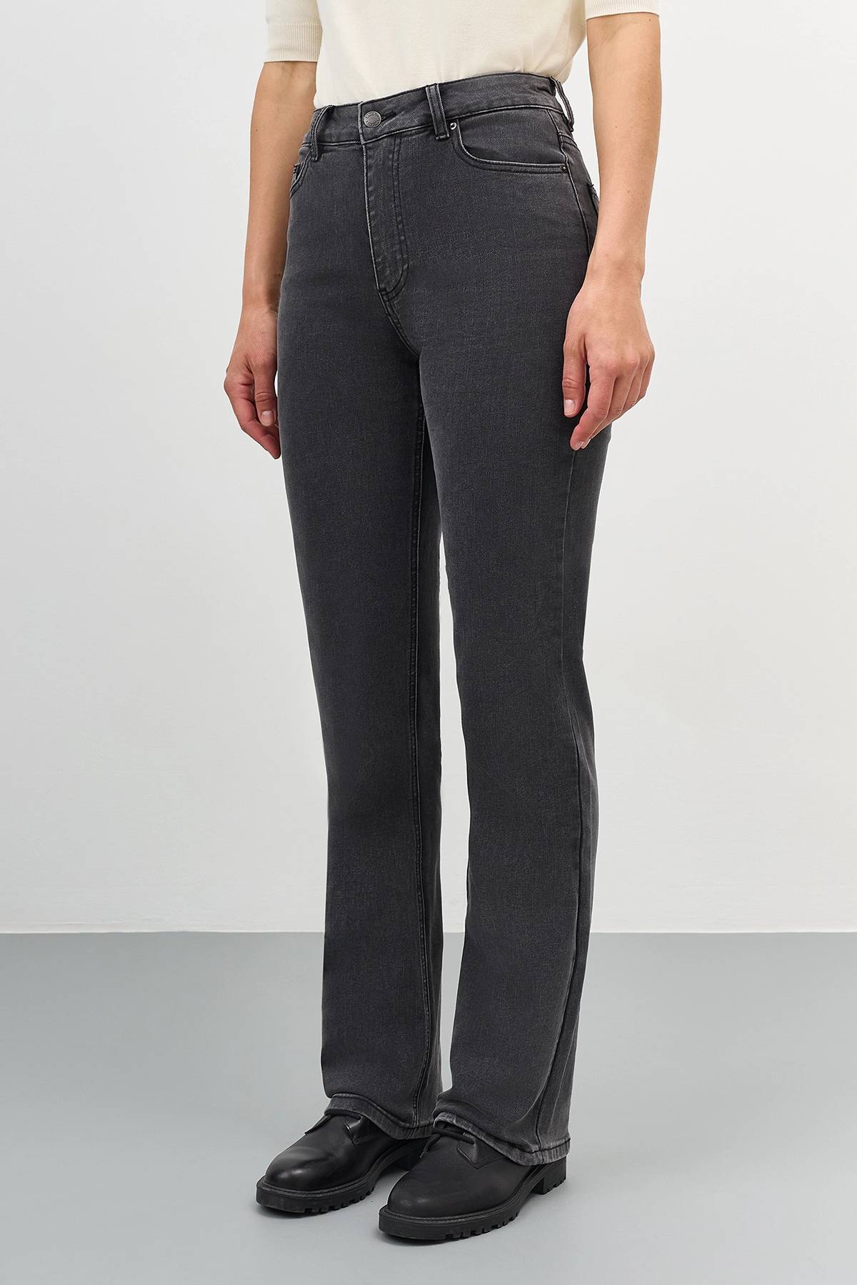 Графитовые джинсы bootcut, 42