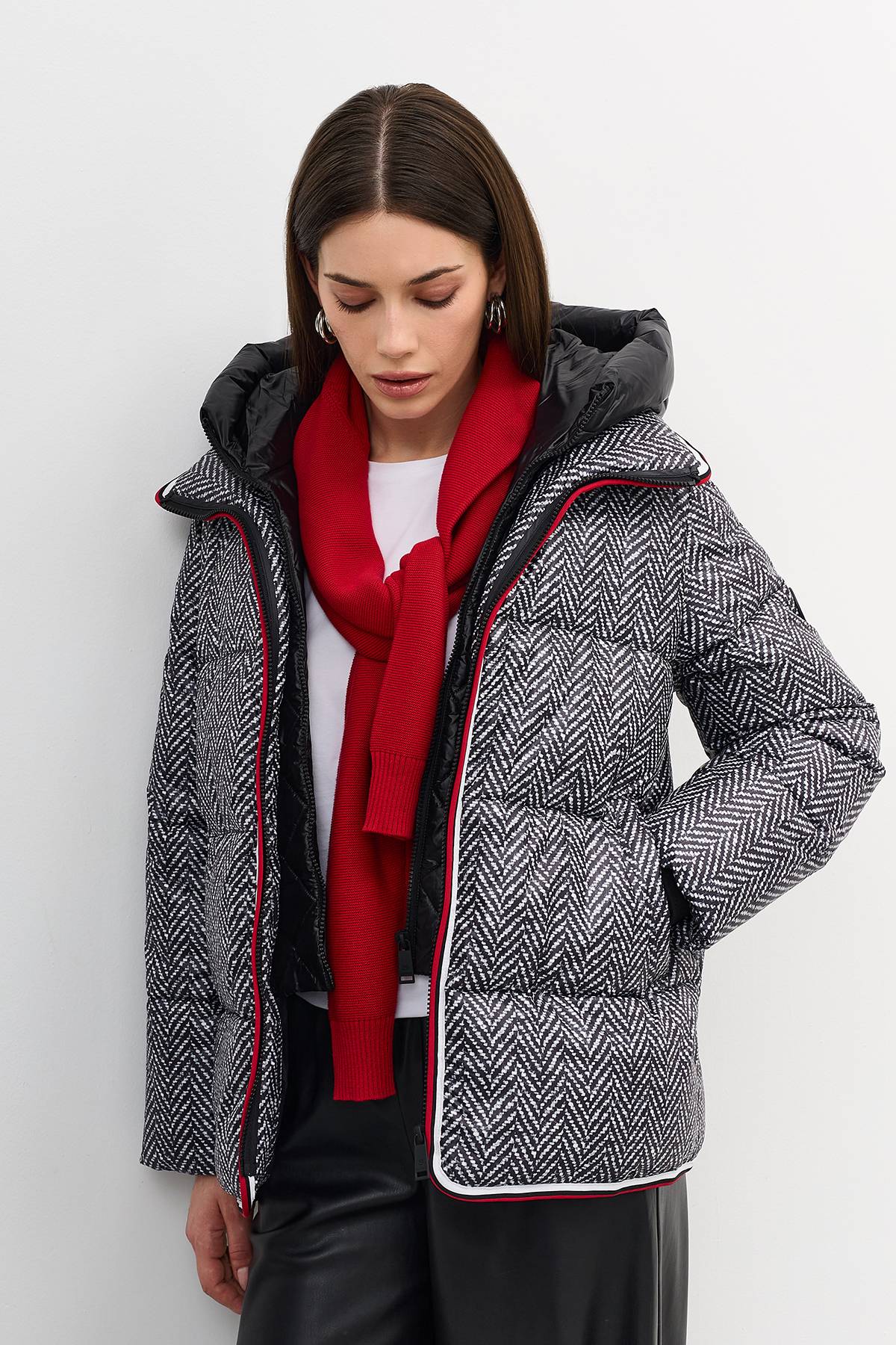 Лимитированная серия комбинированная куртка с принтом и палантин, 44