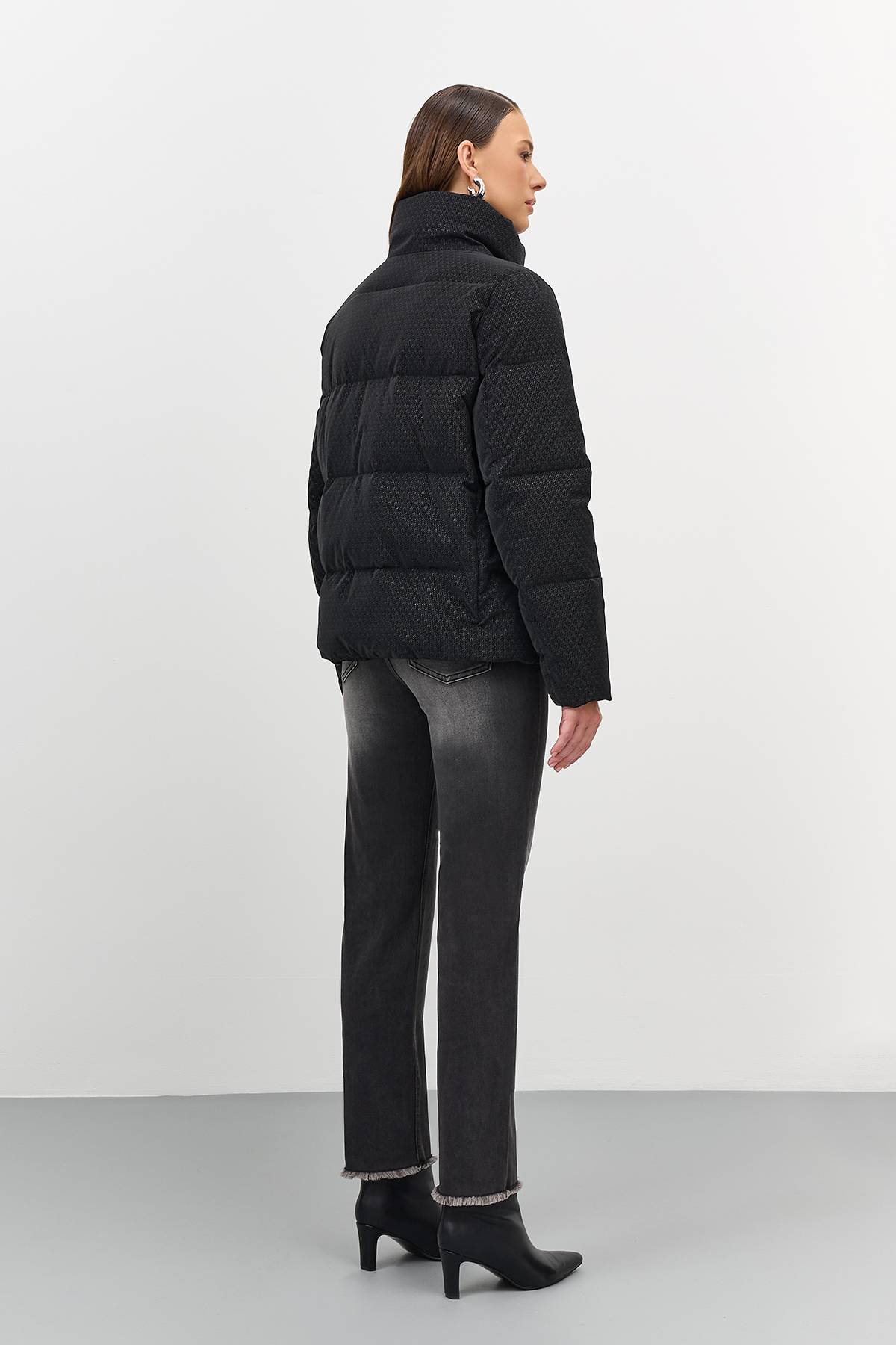 Лимитированная серия куртка с имитацией вязаной фактуры и палантин, 48