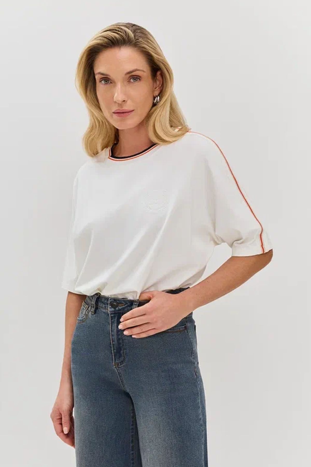 Футболка с акцентным кантом по горловине и рукавам, 54р