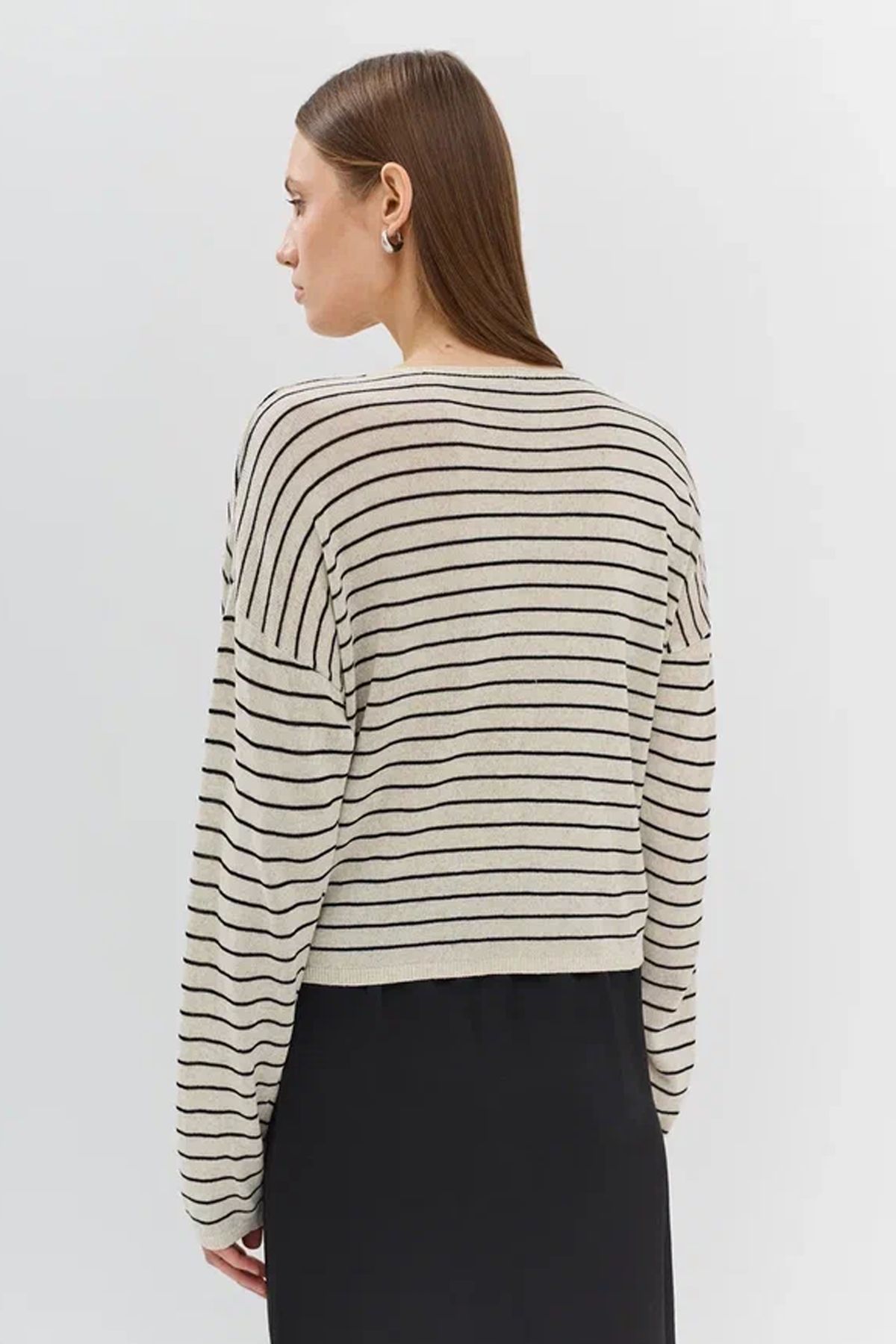 Свободный джемпер в тонкую полоску в светло-бежевом цвете, 50р