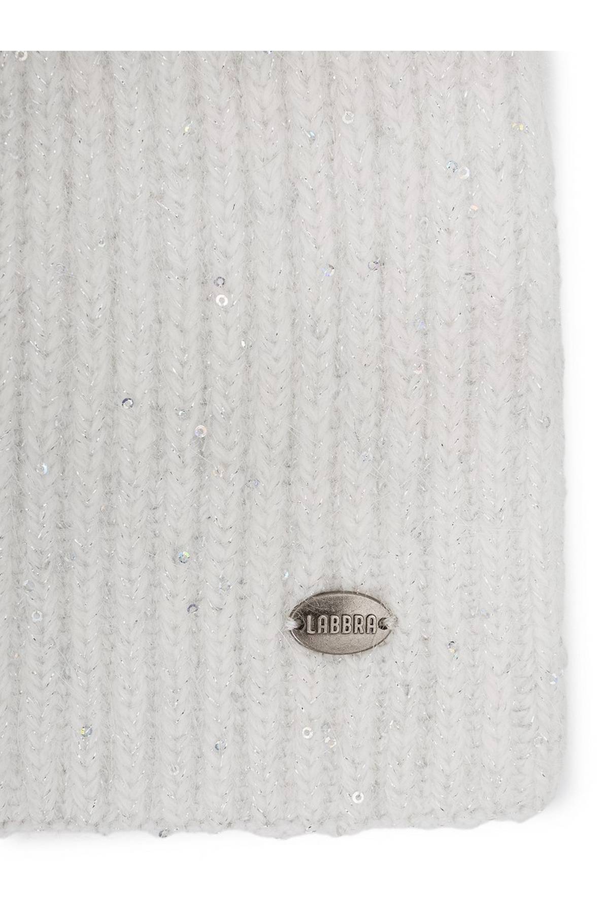 Шапка белая, One