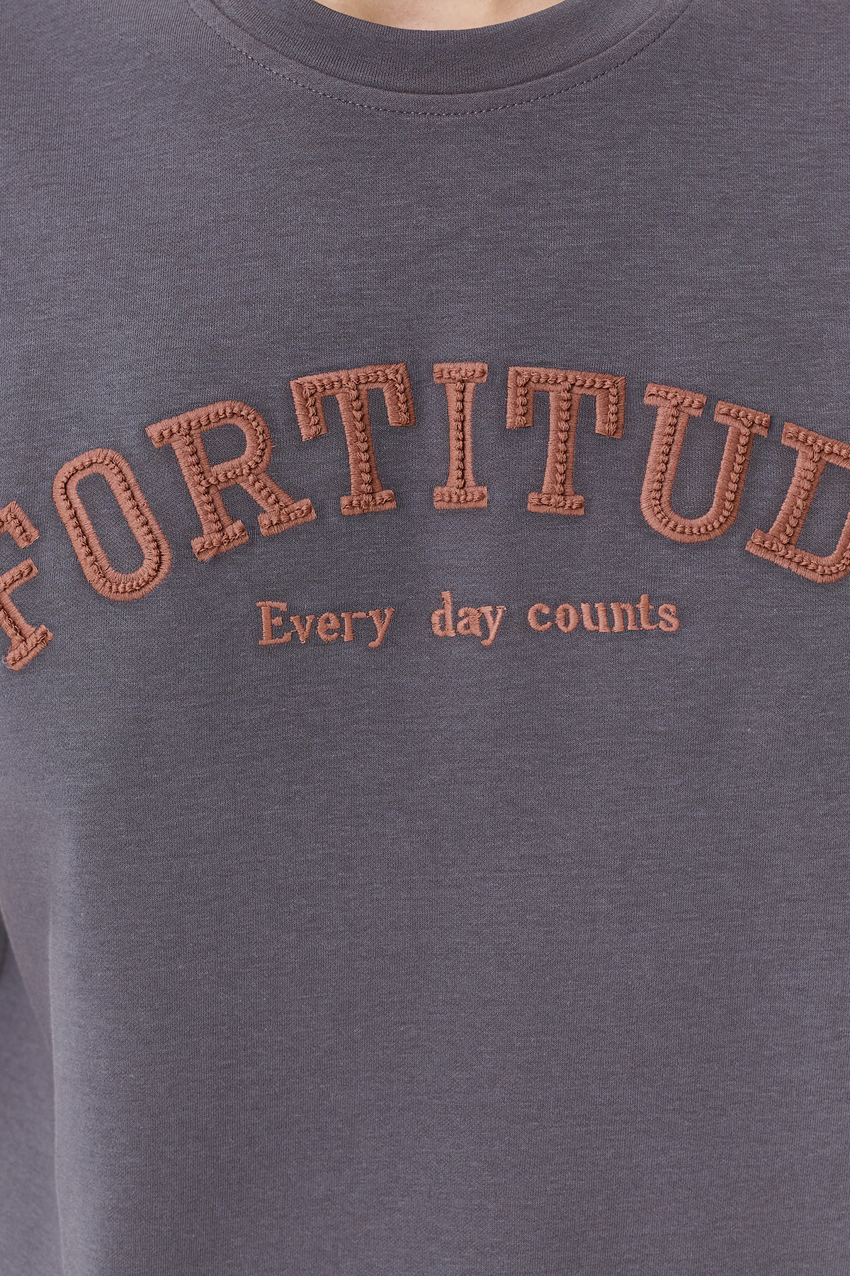 Темная прямая футболка в стиле "College", 50