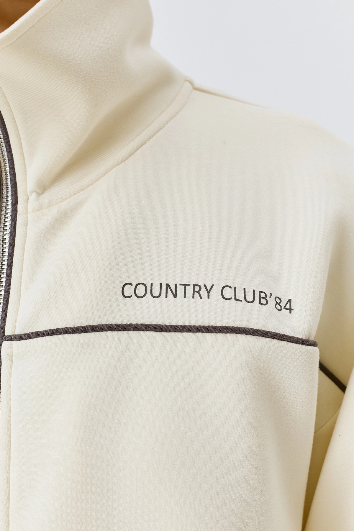 Трикотажный бомбер в спортивном стиле, 50