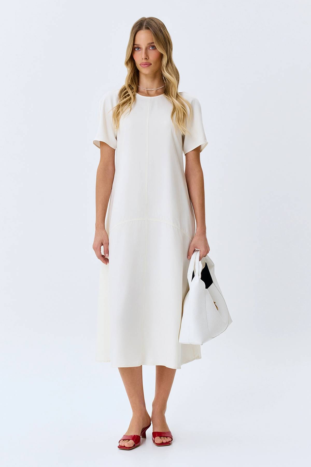 Платье А-силуэта с деталью на спинке в белом цвете, 52