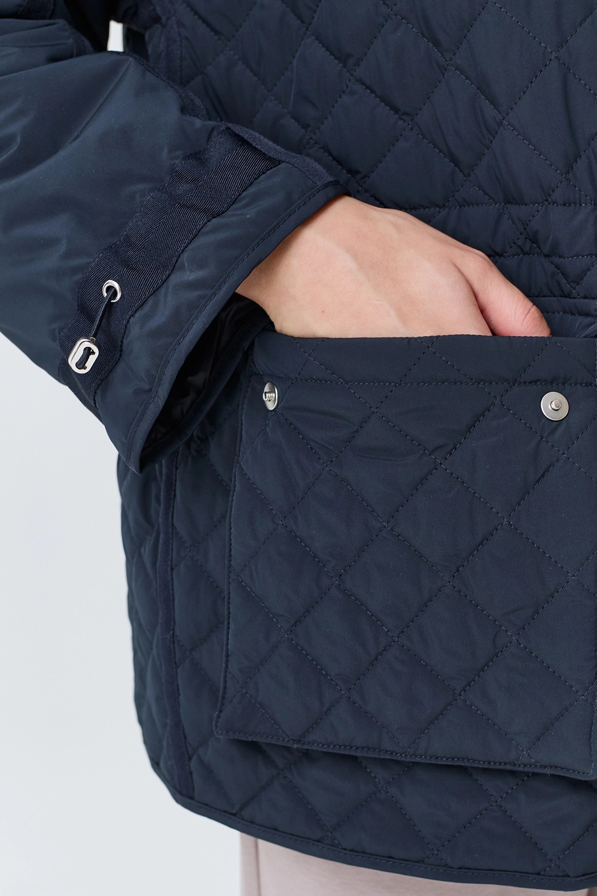 Яркая парка с ромбовидной стежкой, 46