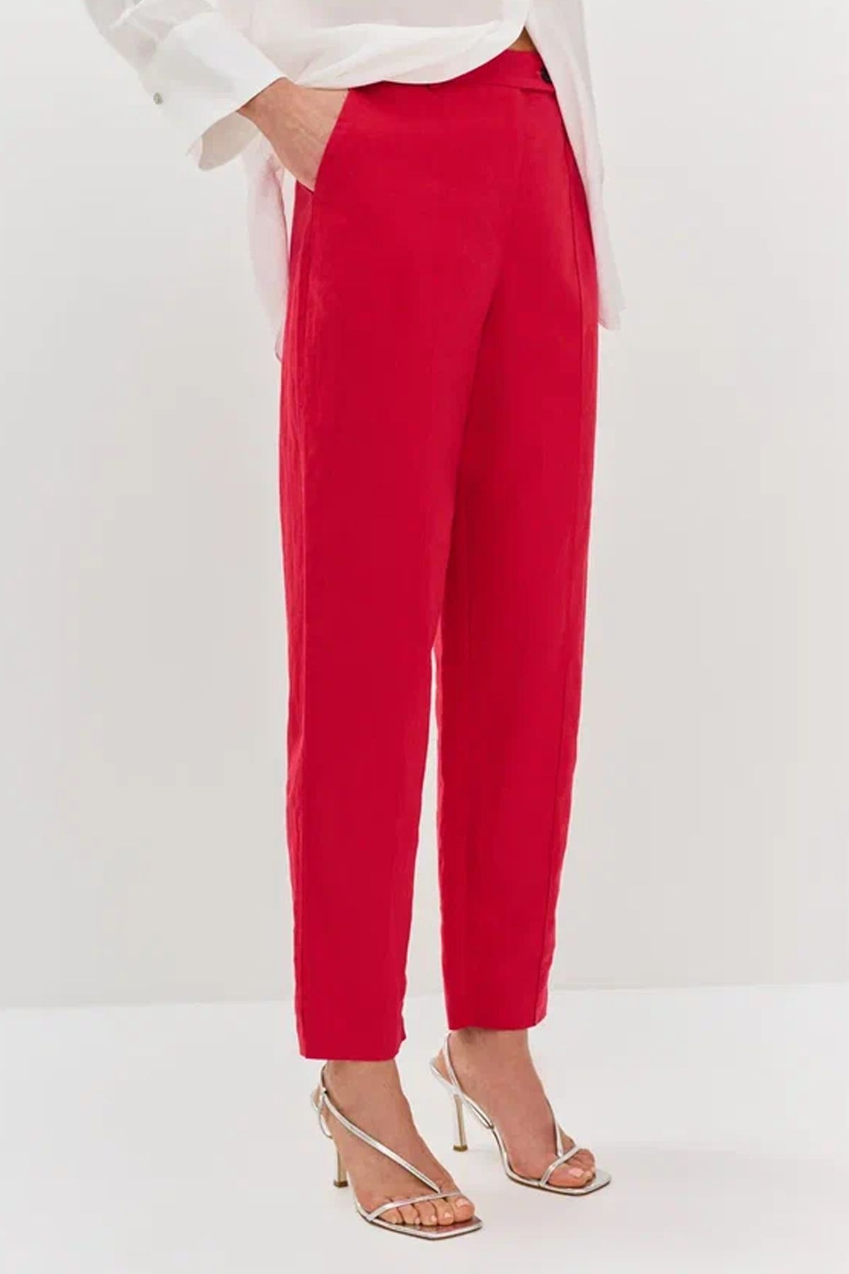 Однотонные брюки красного цвета со стрелками, 48р