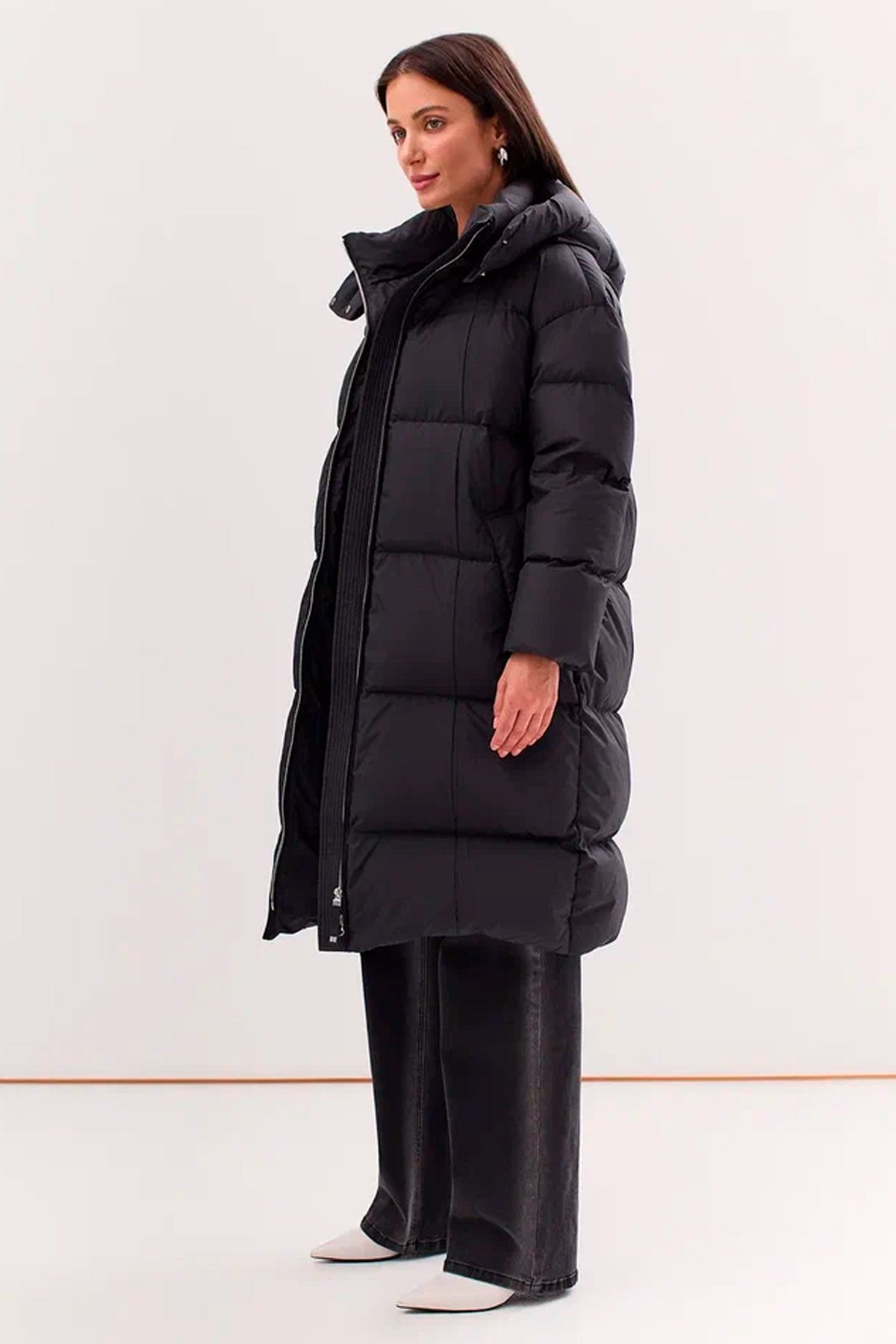 Удлиненное пуховое пальто с акцентными складками, 52р