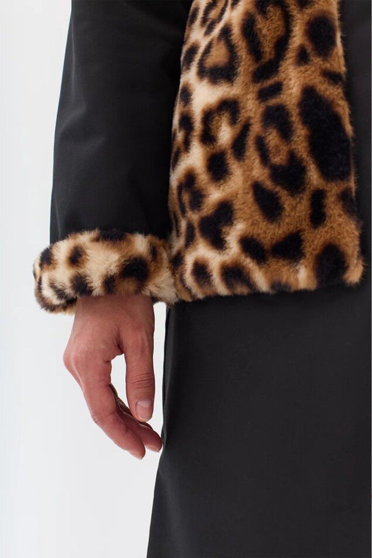 Двустороннее пальто с ярким анималистичным принтом, 42р