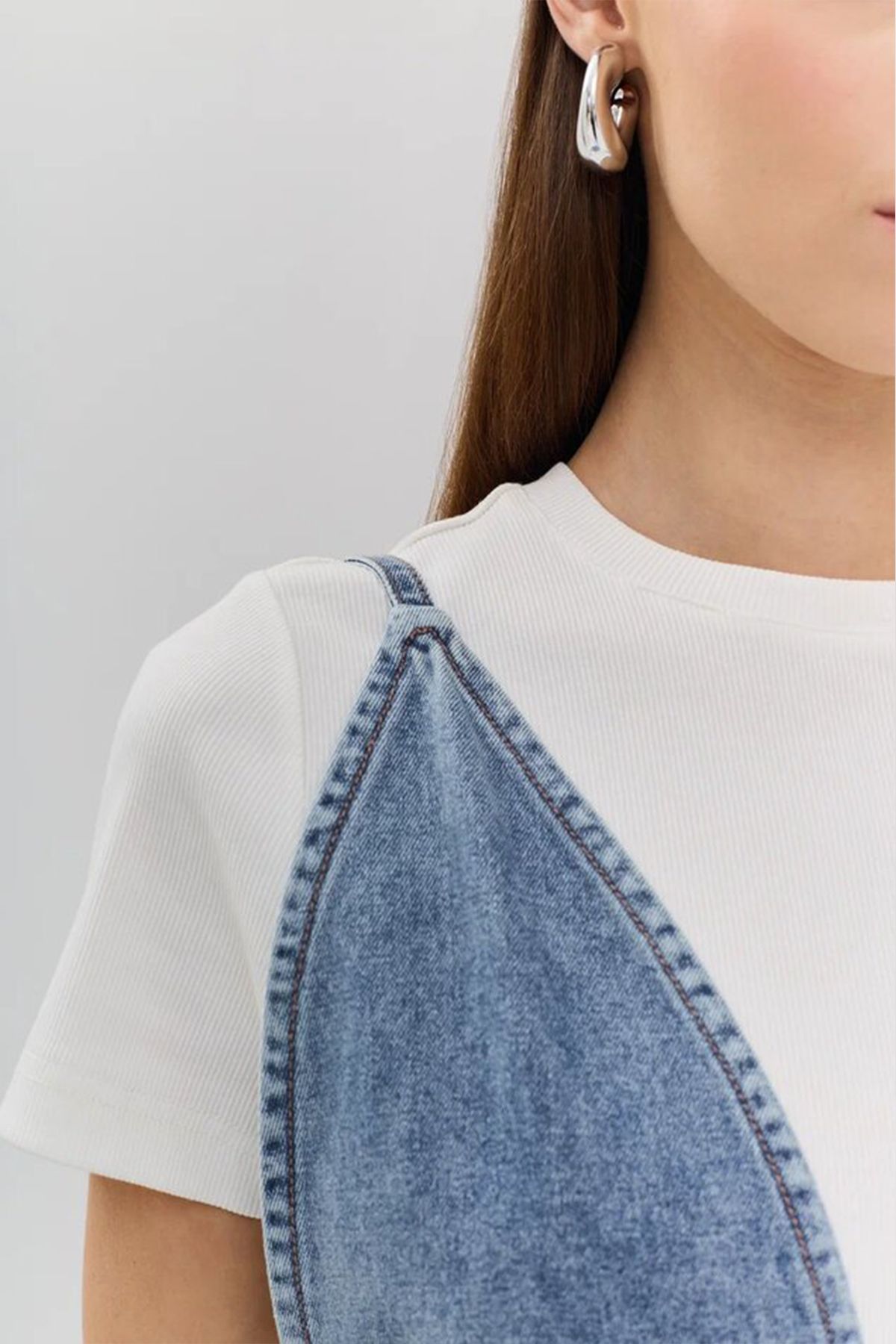 Стильный джинсовый комбинезон, 48р