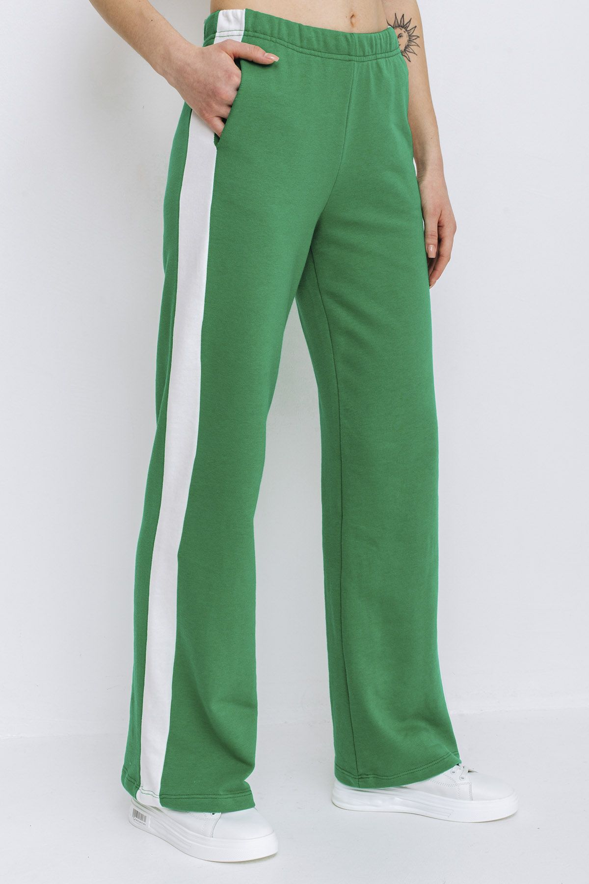 Зелёные спортивные брюки, 42р