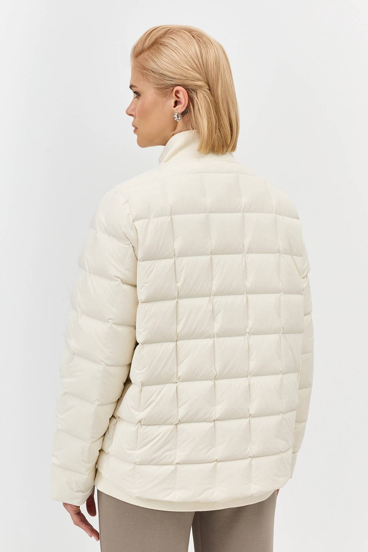 Лимитированная серия Oversize куртка в молочном цвете с  палантином, 34