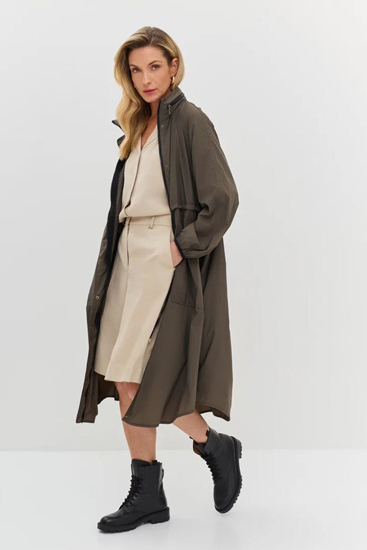 Легкий плащ свободного силуэта, 42р