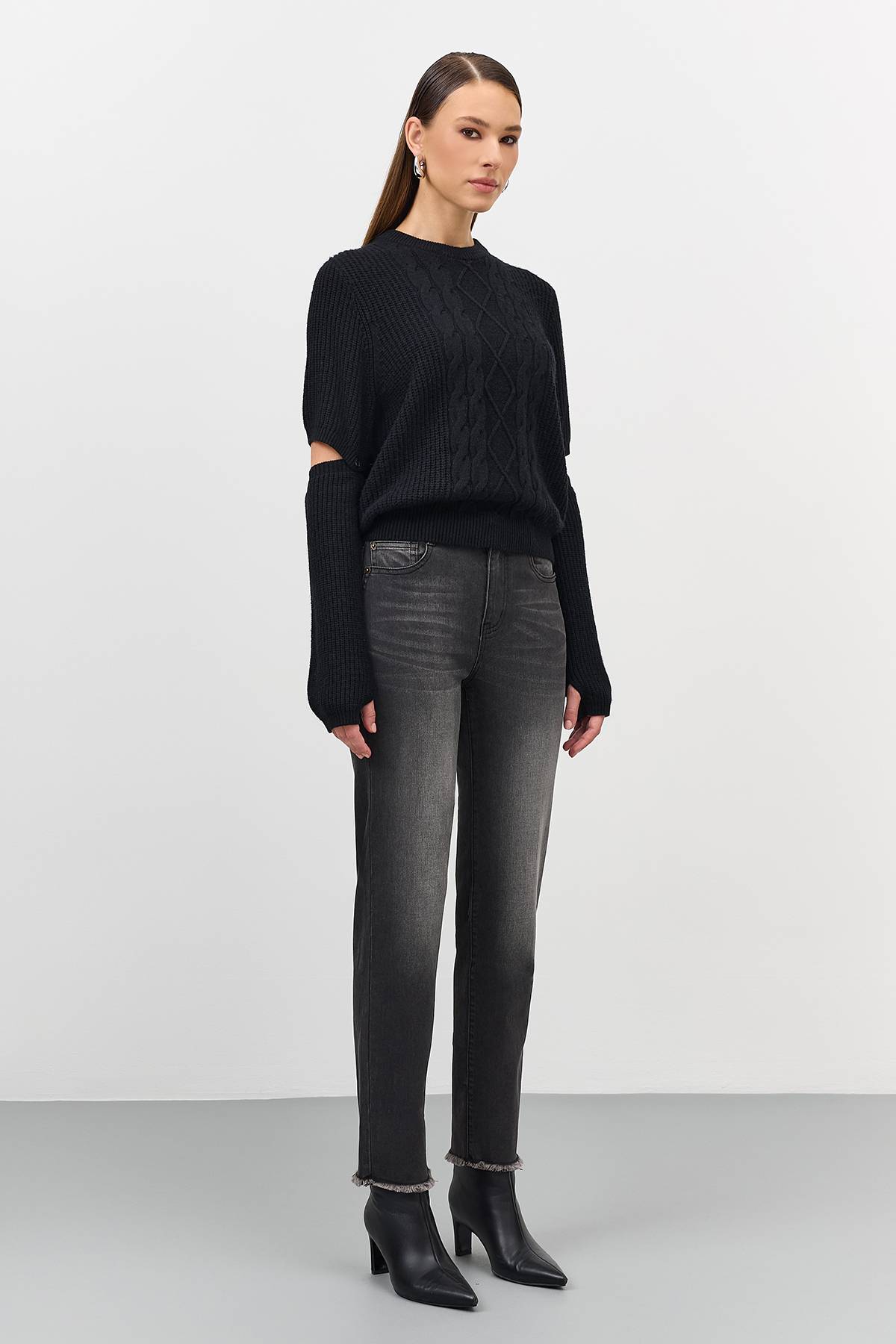 Зауженные джинсы с бахромой, 40