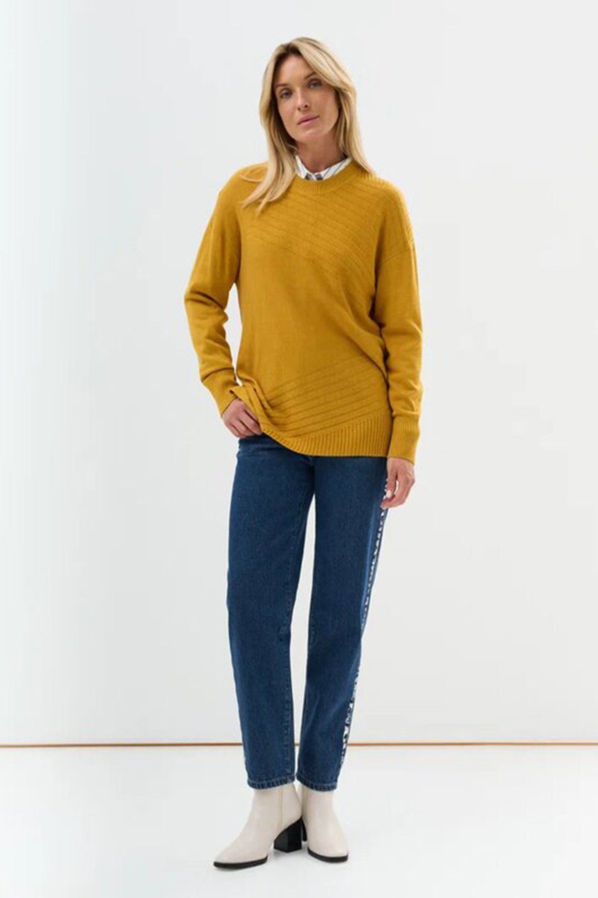 Яркий джемпер с акцентной вязкой, 48р