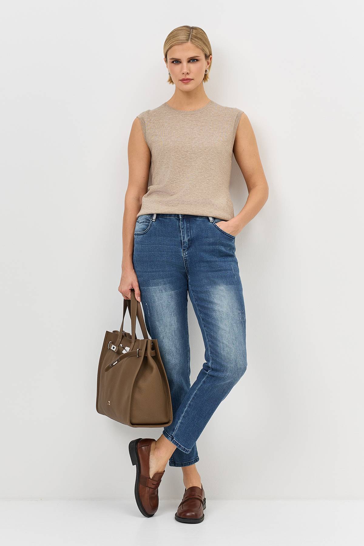 Классические джинсы прямого кроя со средней посадкой, 44