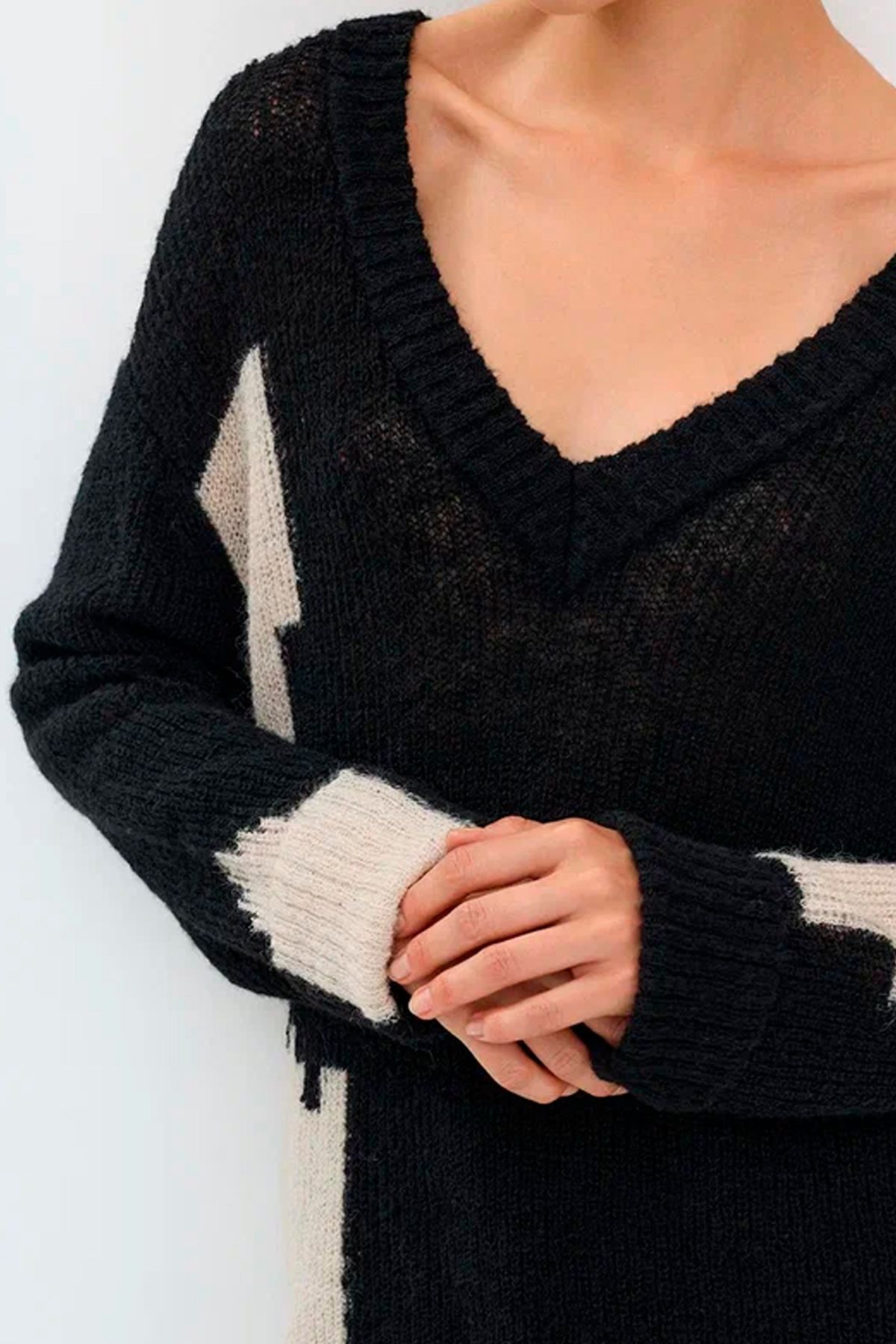 Удлинённый джемпер с интарсией в стиле "color block", 40р