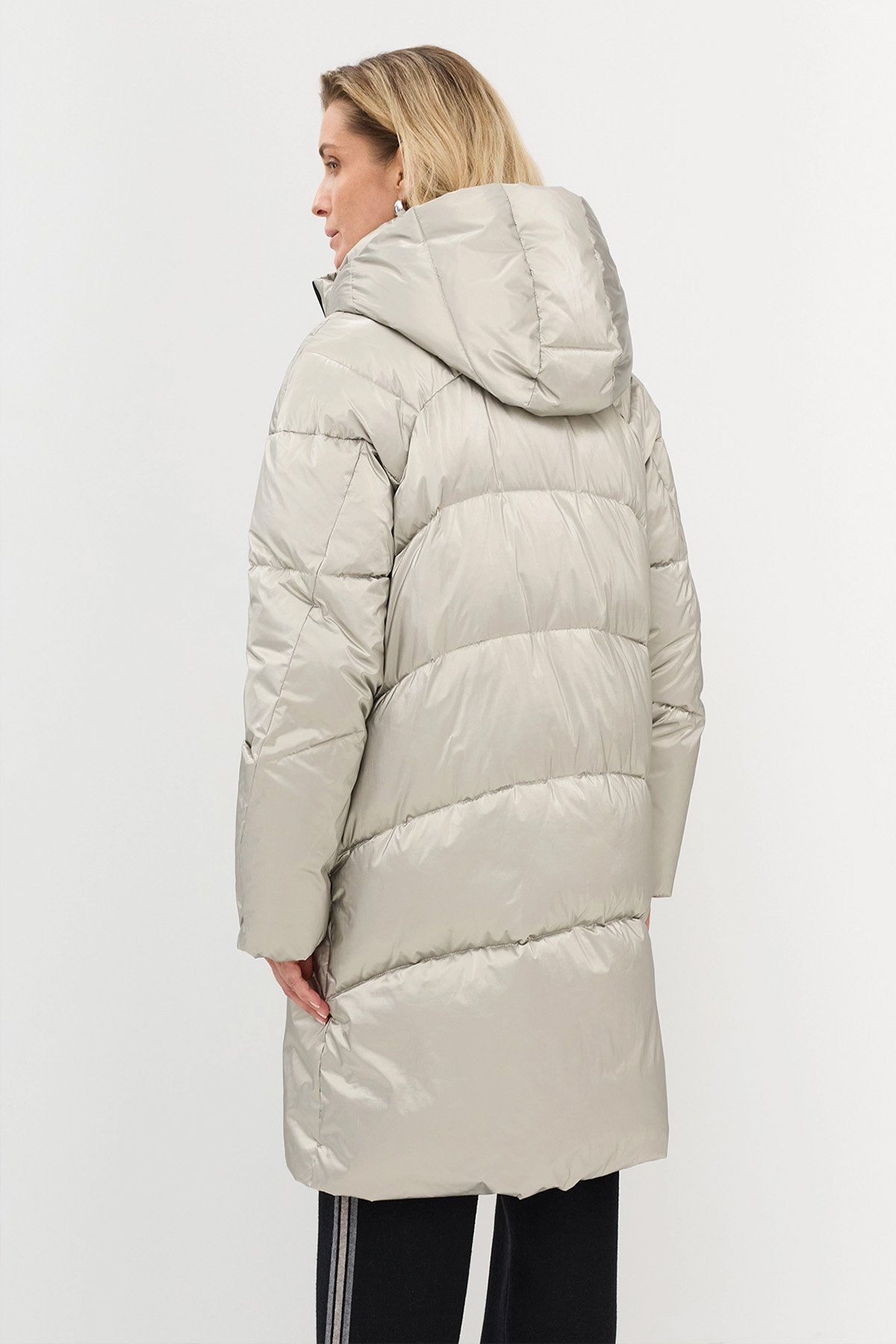 Пальто из фольгированной ткани, 50р