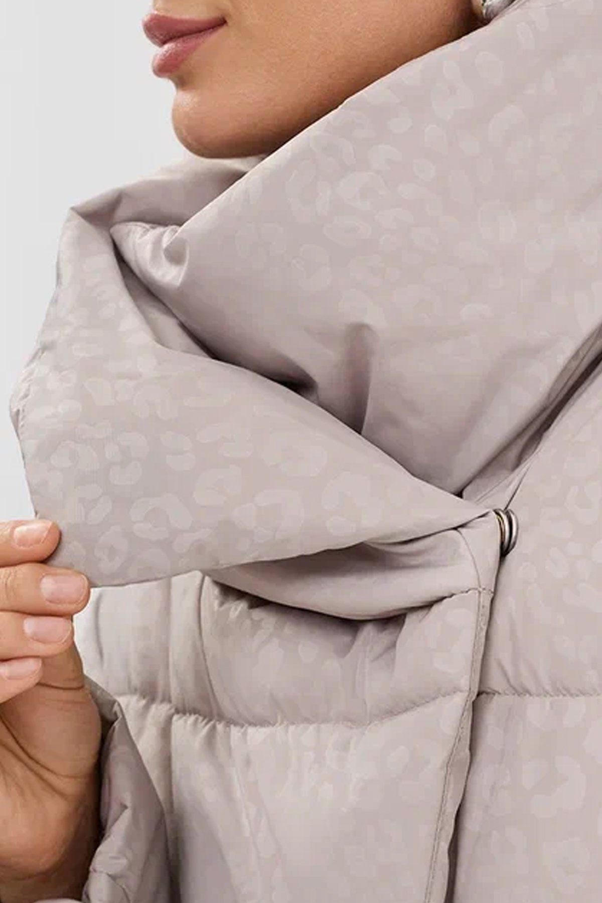 Пальто с анималистичным принтом, 46р