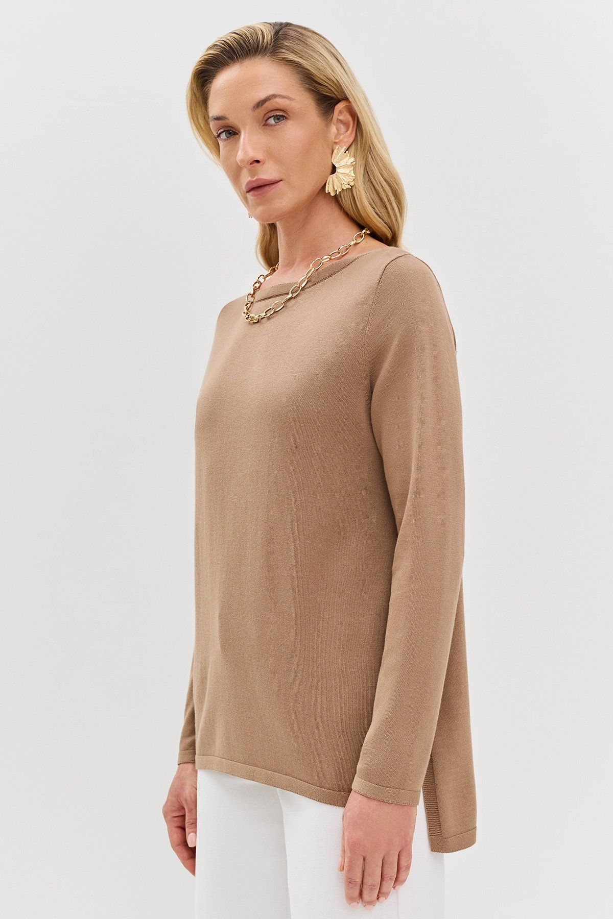 Трикотажный джемпер с удлинённой спинкой и разрезами по бокам, 52р