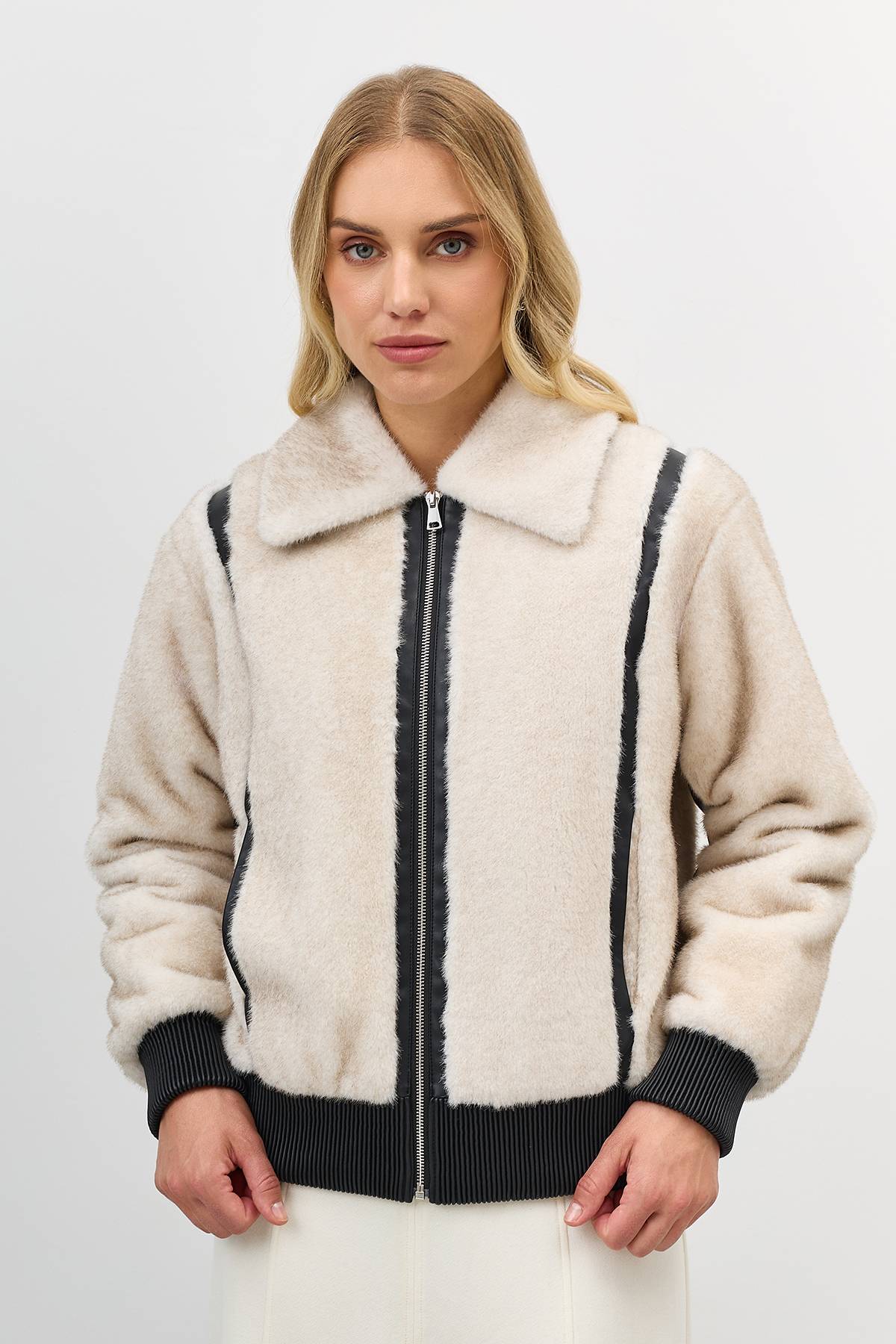 Бомбер из искусственного меха с контрастными полосками, 44
