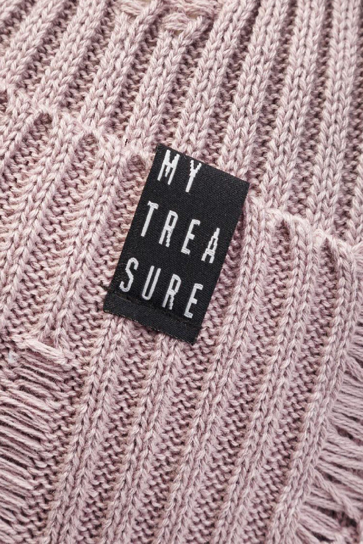 Классическая шапка бини в стиле "рваного" трикотажа в ярко-голубом цвете, 57р